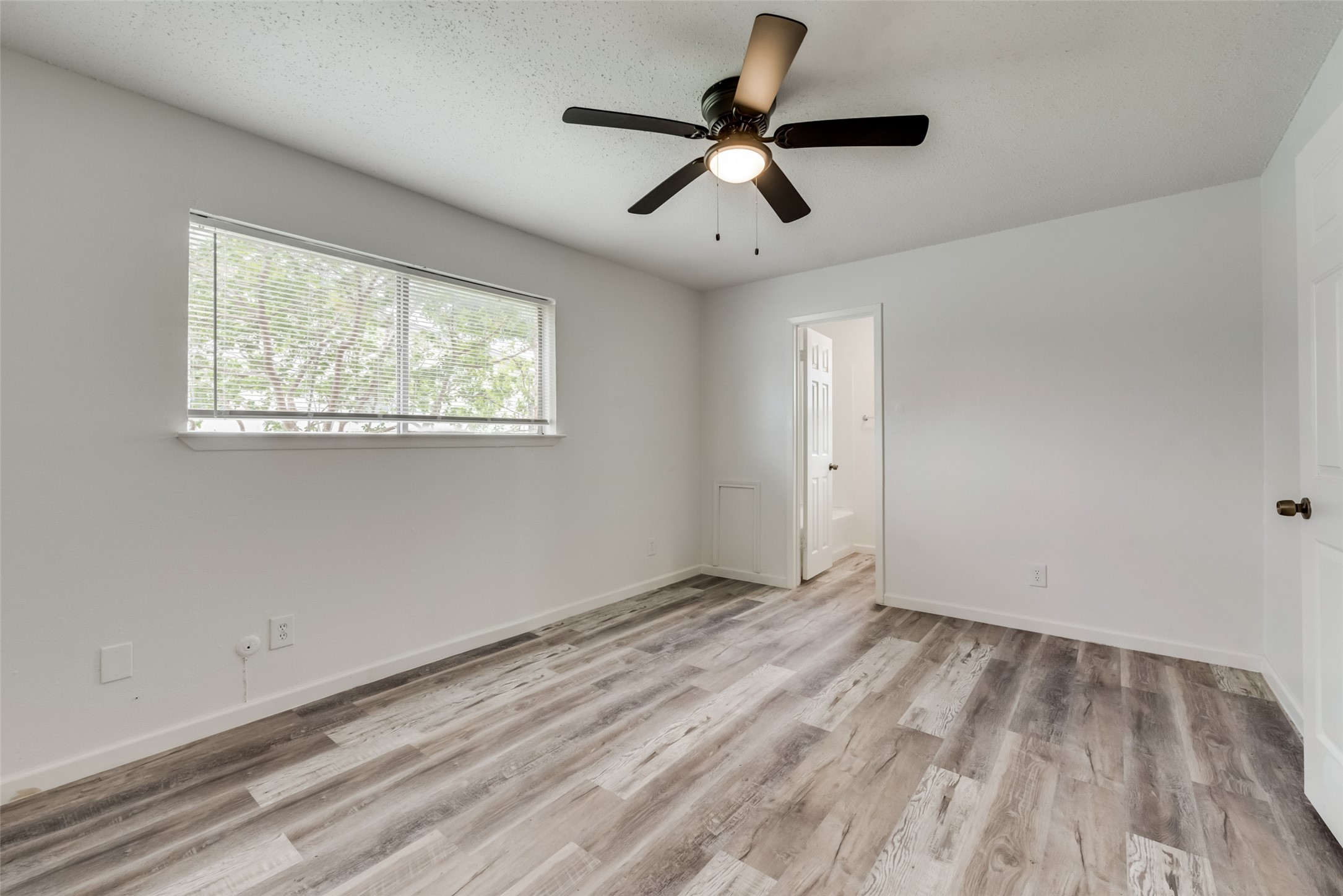 1607 Roundrock Trail