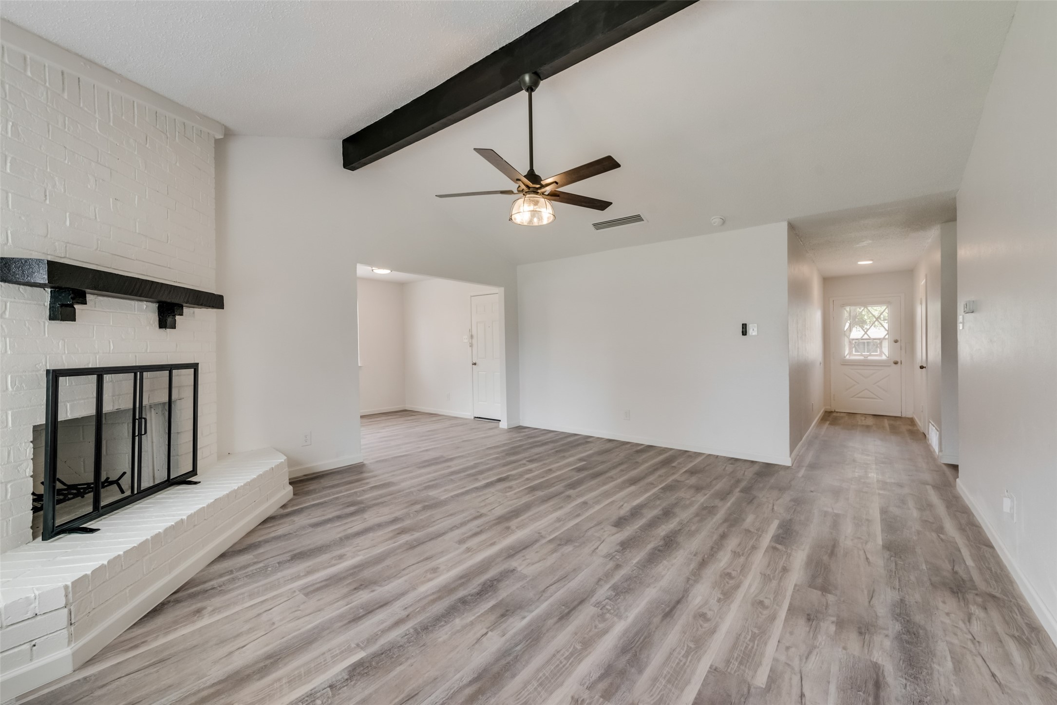 1607 Roundrock Trail