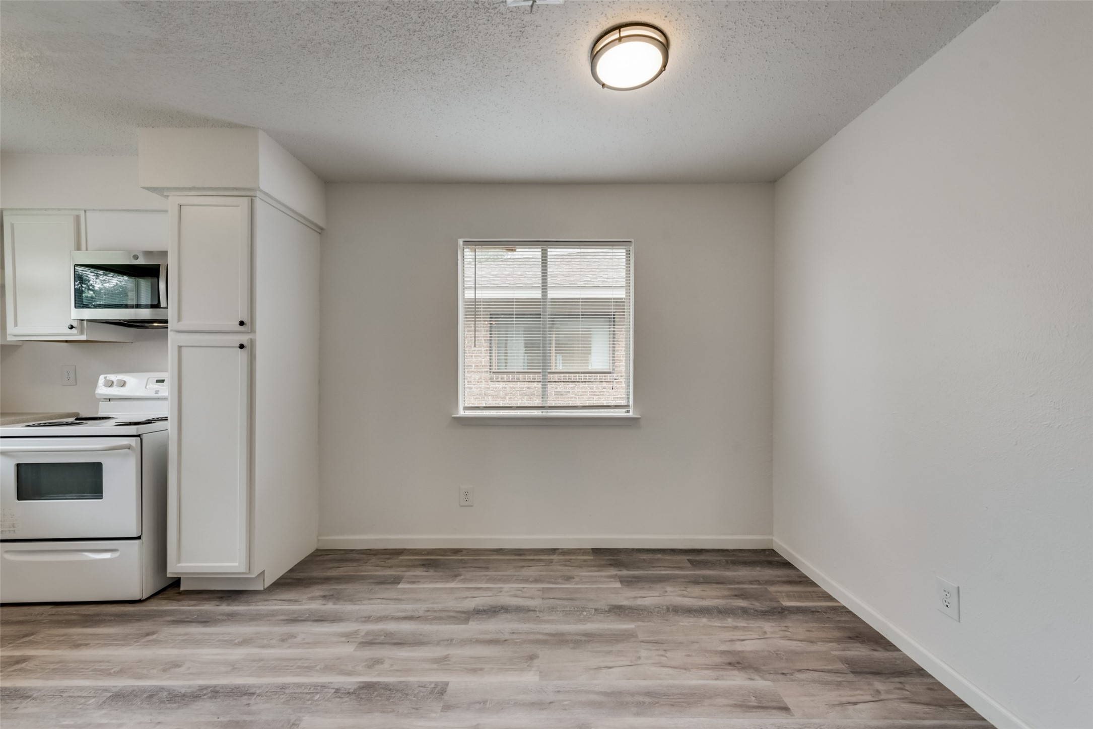 1607 Roundrock Trail