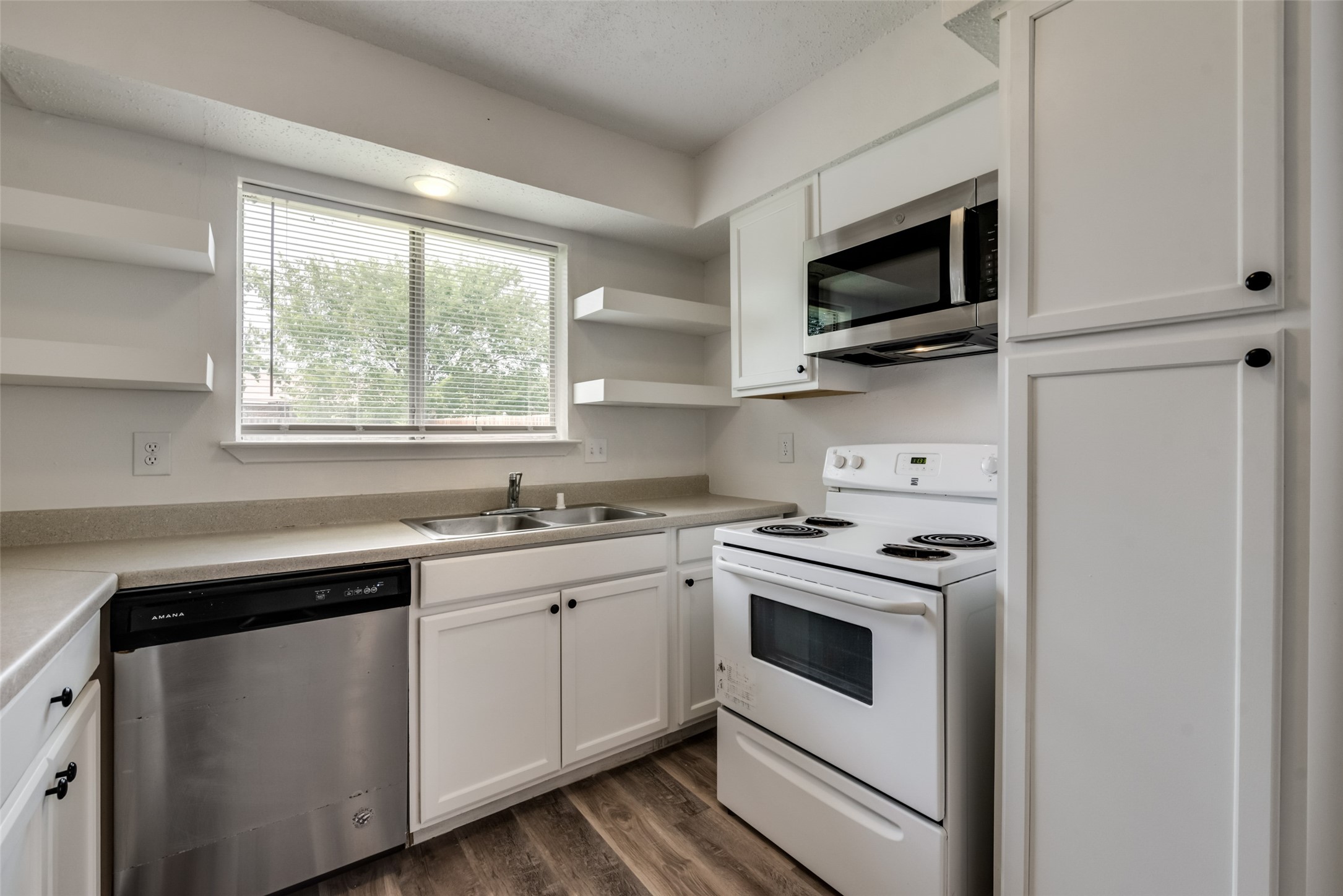 1607 Roundrock Trail