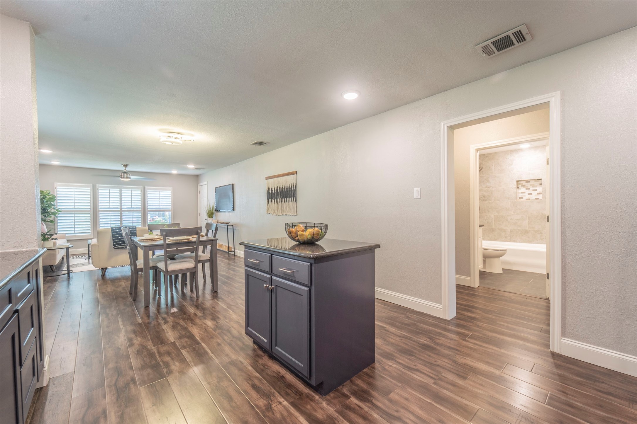 2530 Kingston Street