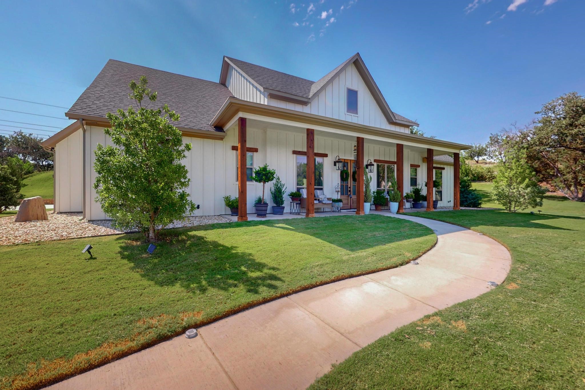 547 Echo Glade Court