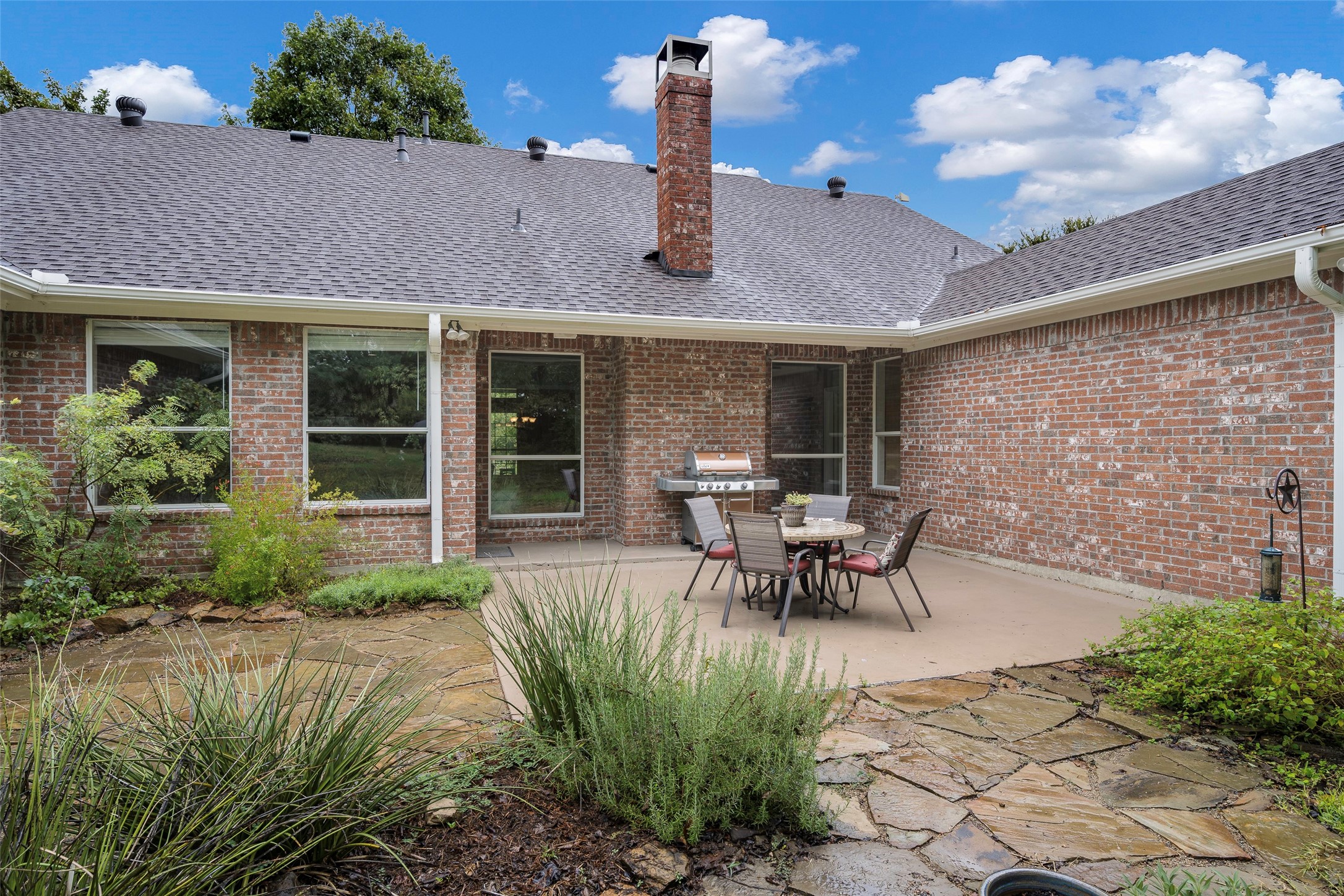 5202 Lake Forest Drive