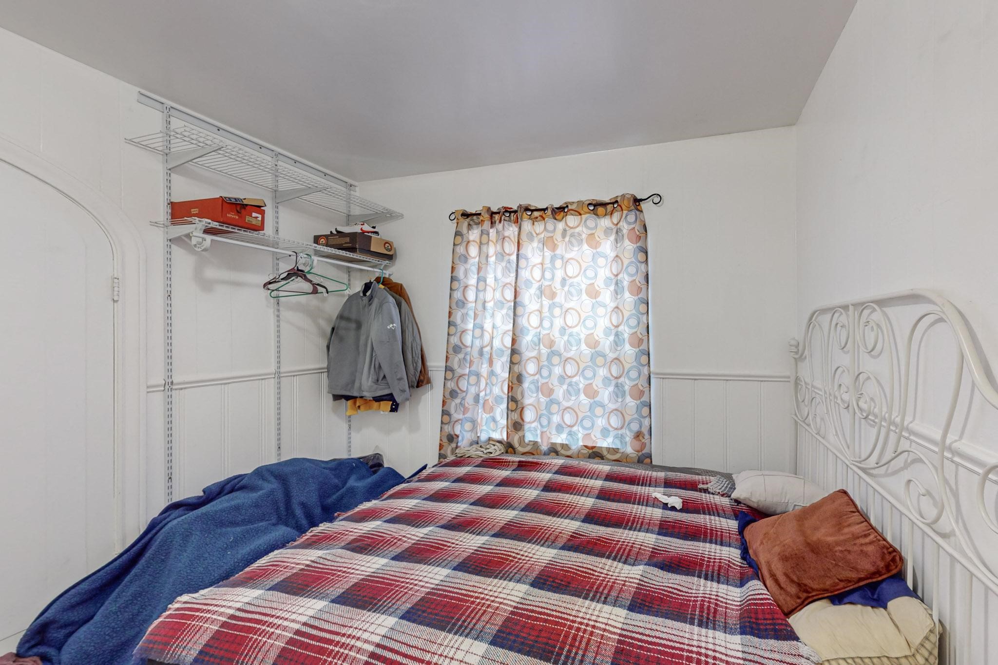 1100 W Waggoman Street