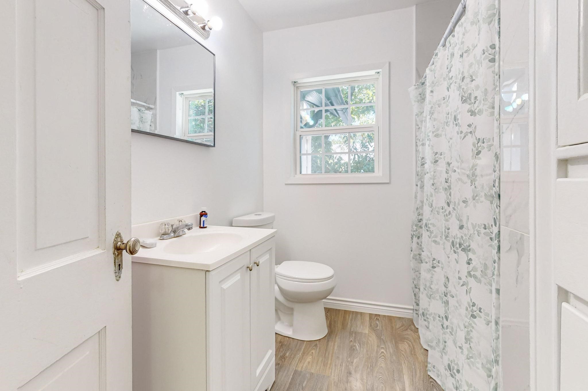 1100 W Waggoman Street