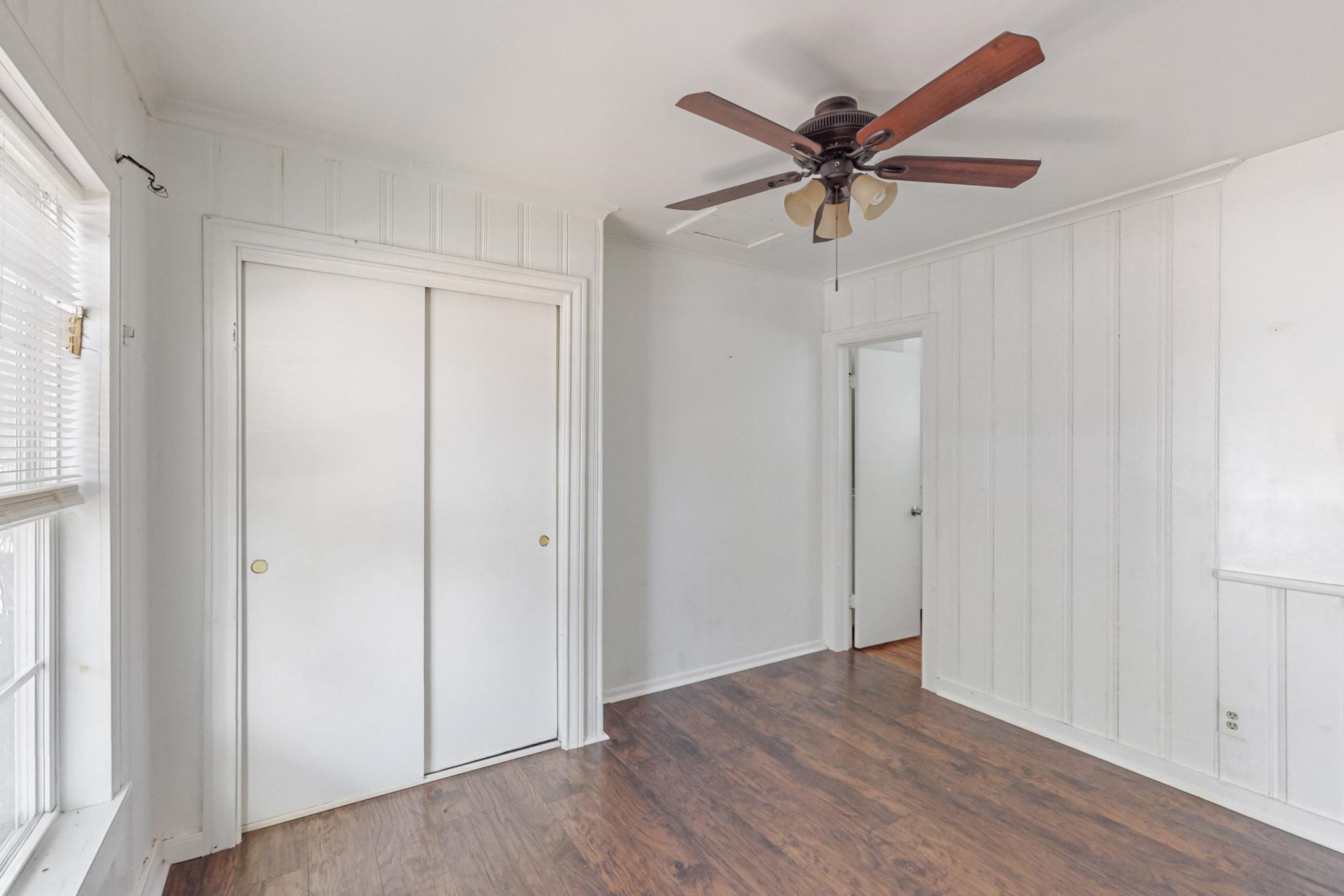 1100 W Waggoman Street