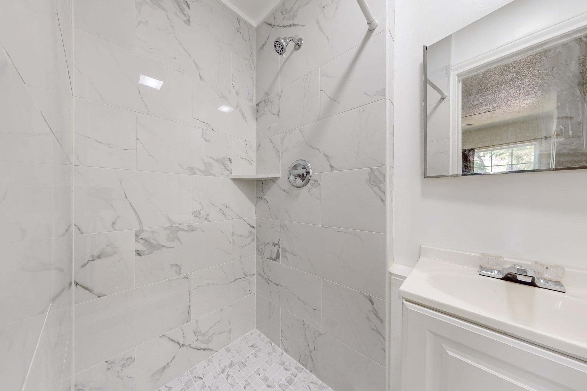 1100 W Waggoman Street