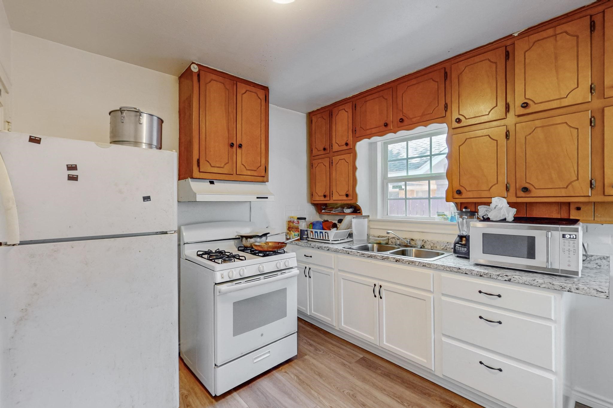 1100 W Waggoman Street