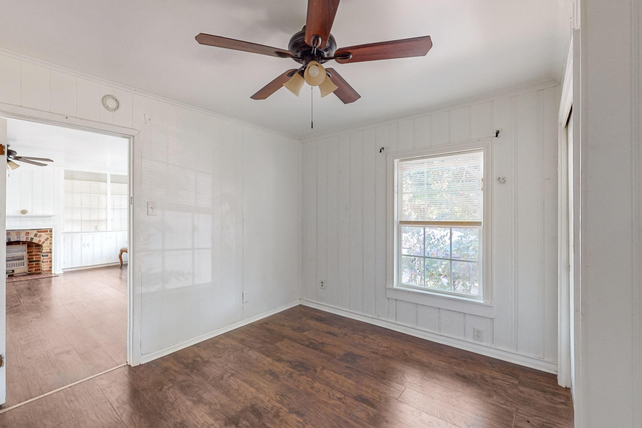 1100 W Waggoman Street