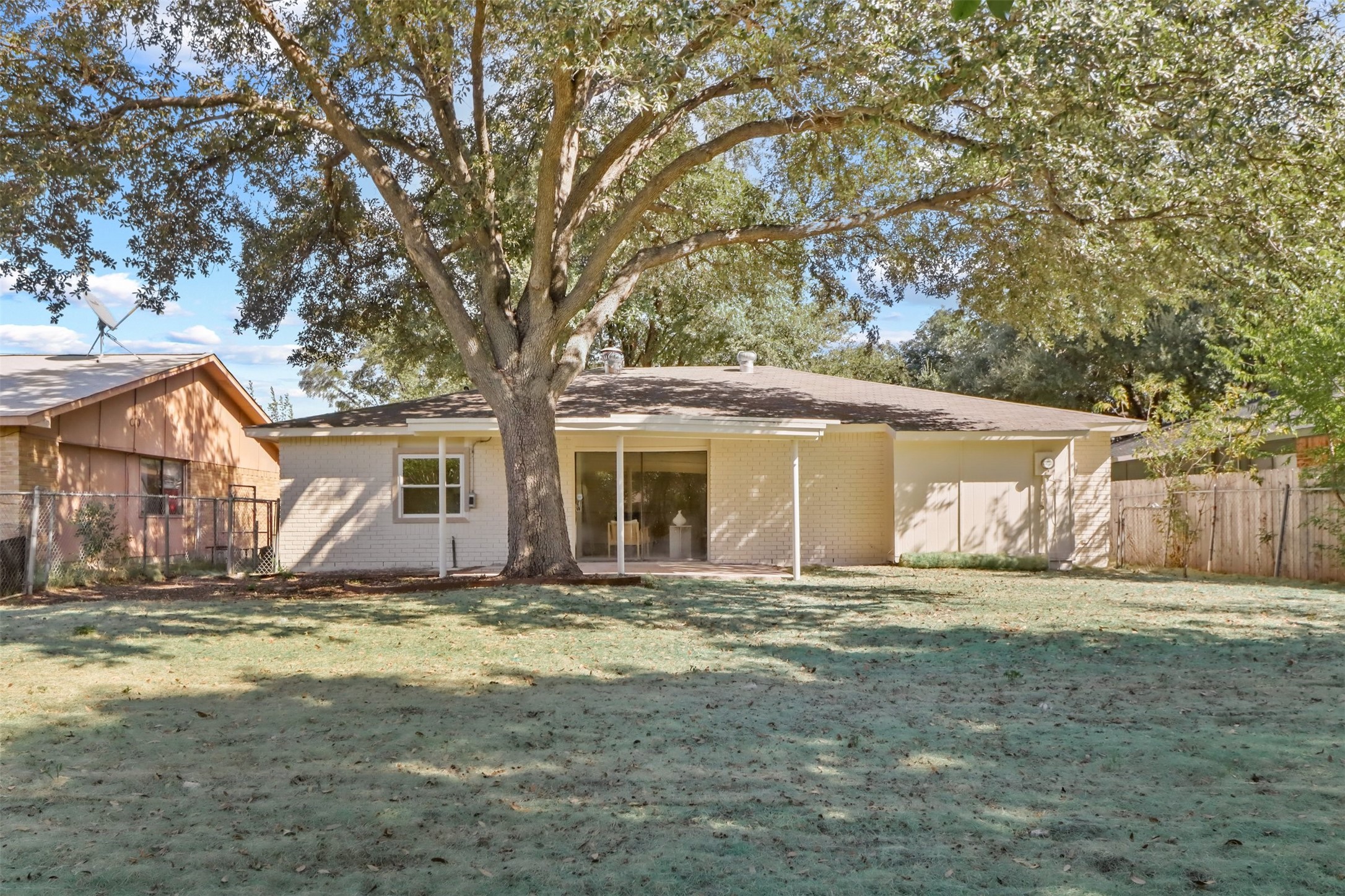 2845 Santa Monica Drive