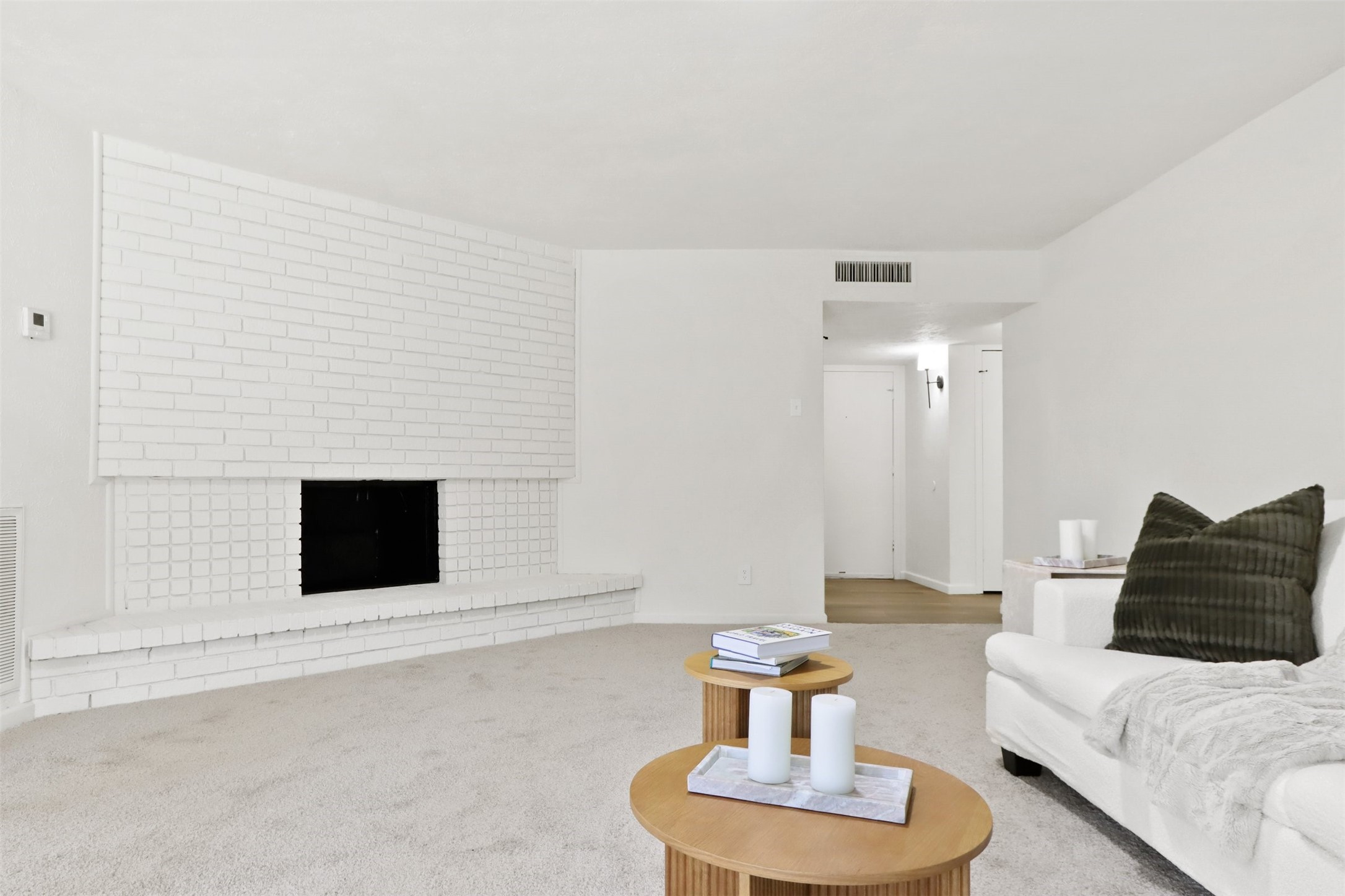 2845 Santa Monica Drive