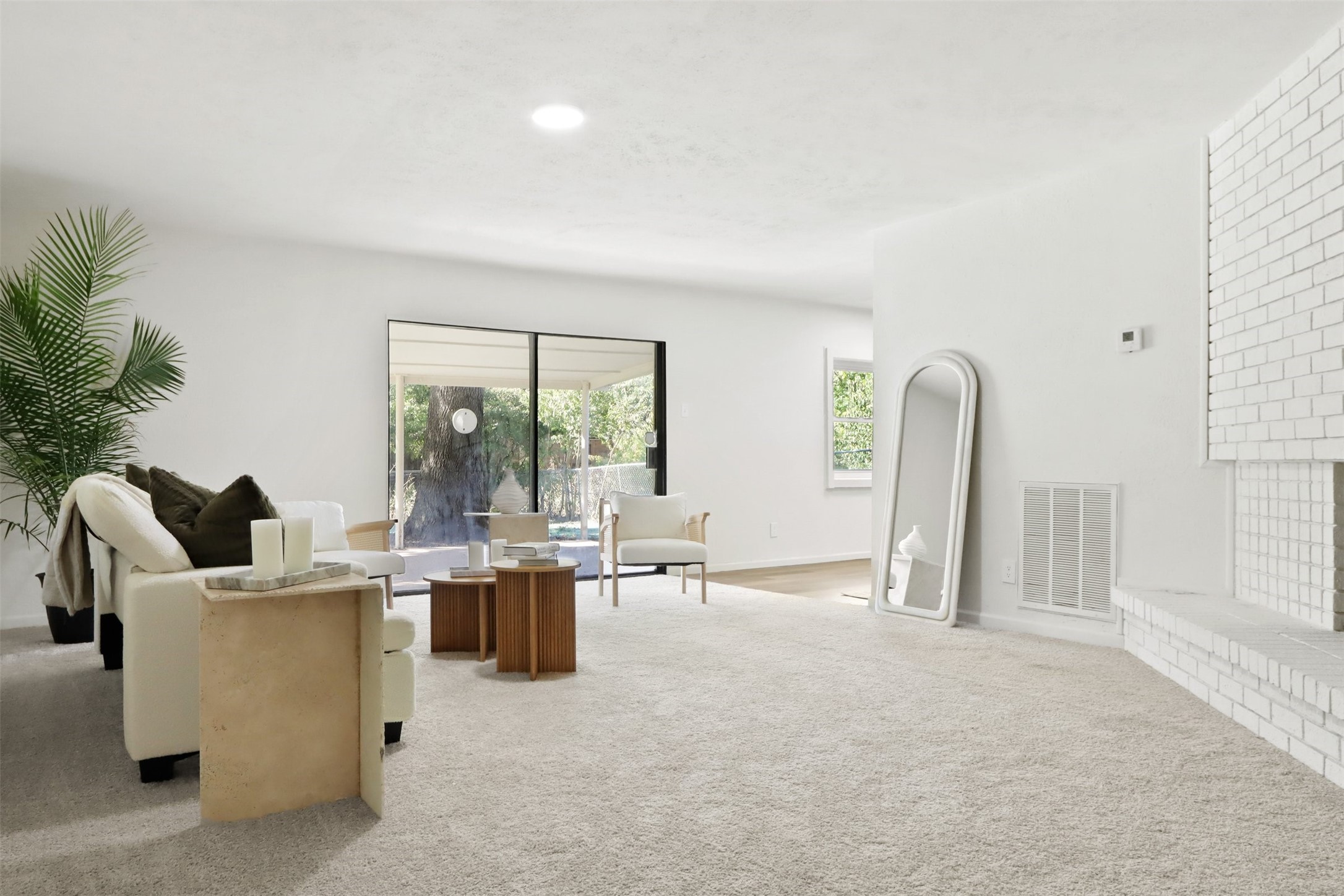 2845 Santa Monica Drive