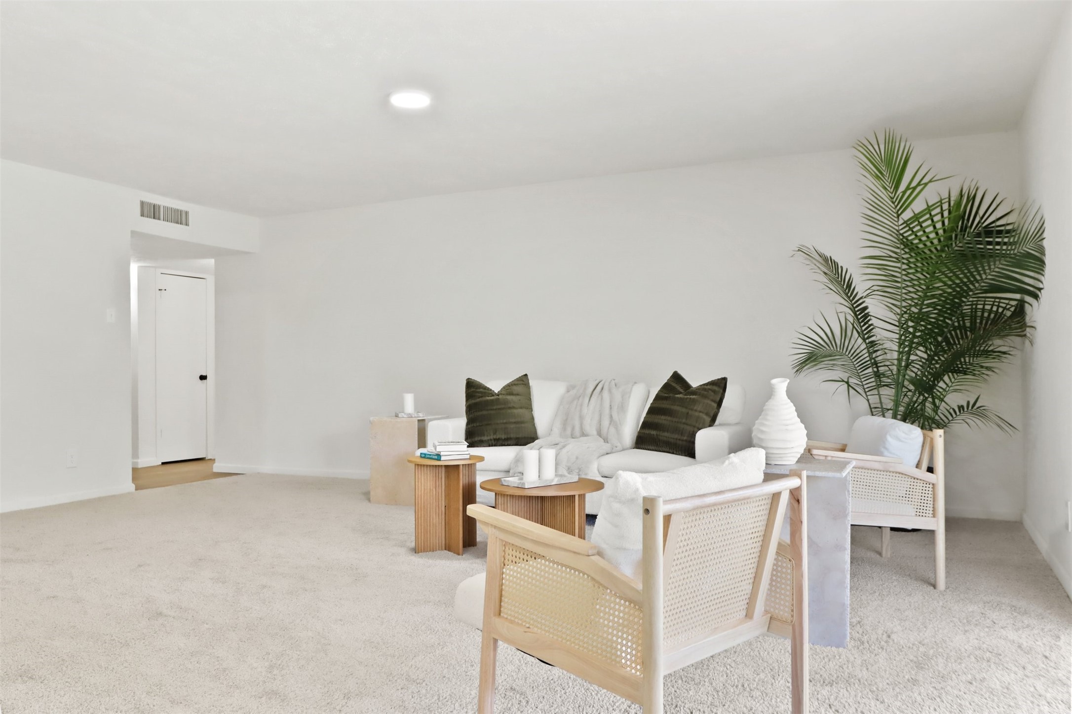 2845 Santa Monica Drive