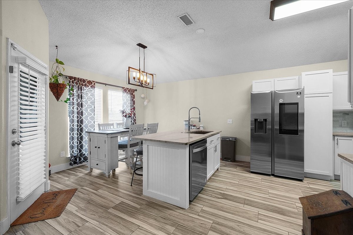 1725 Canterbury Circle