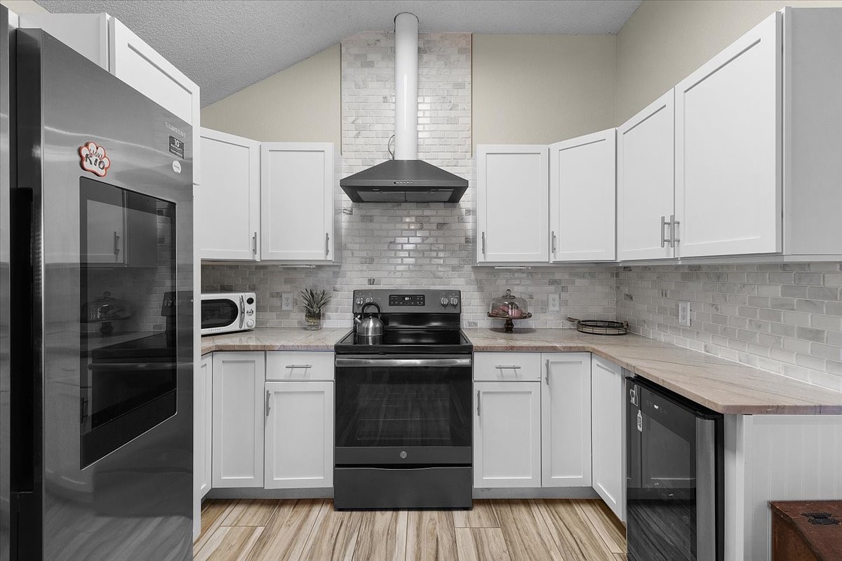 1725 Canterbury Circle