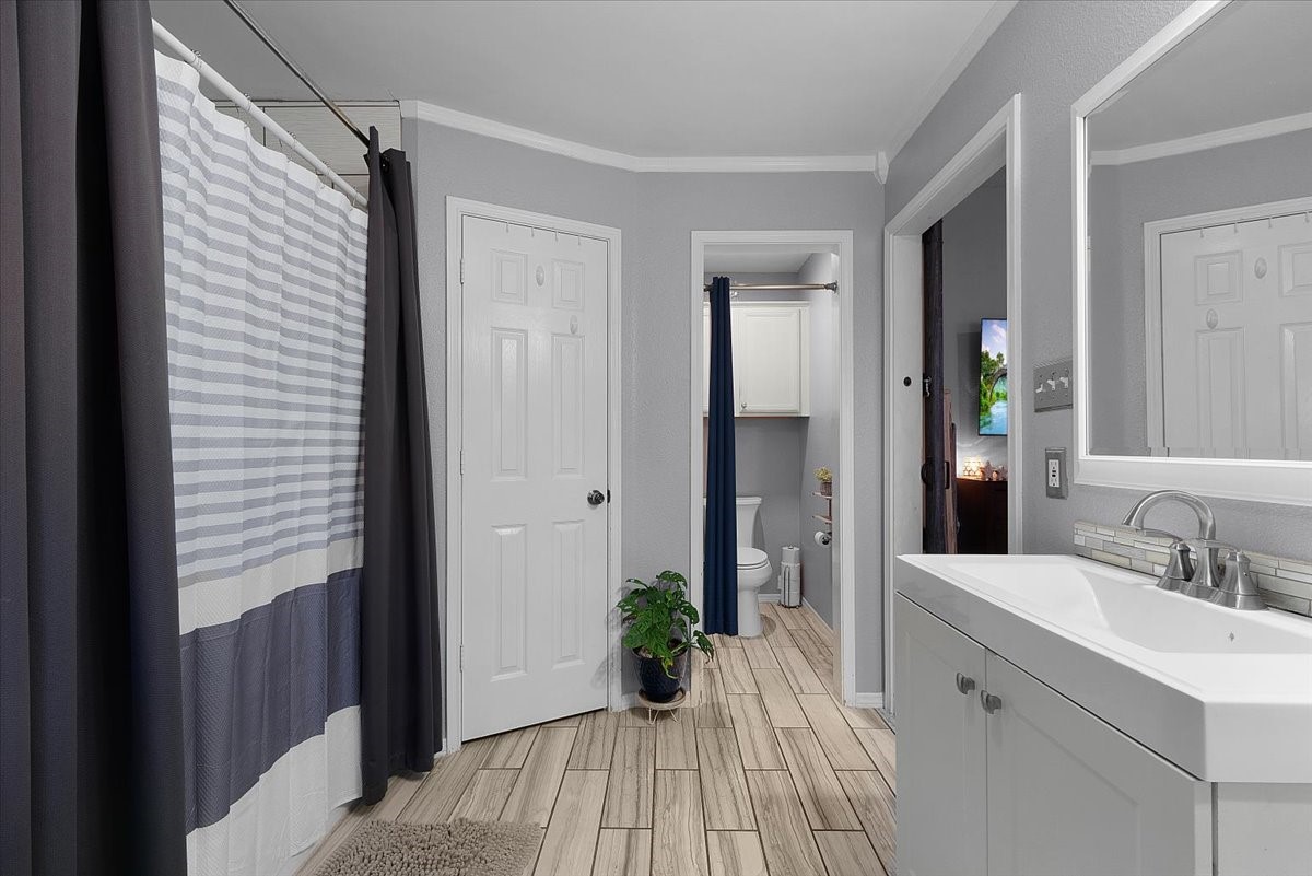 1725 Canterbury Circle