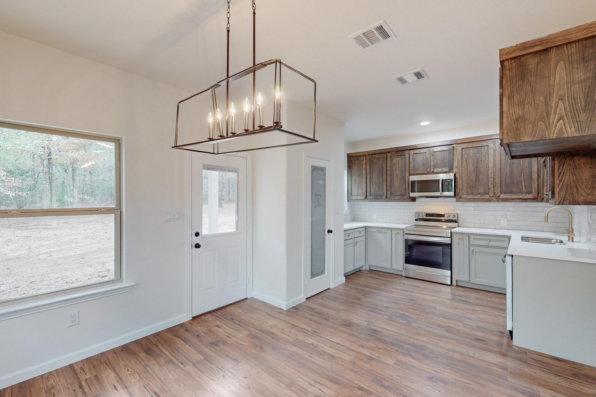 281 County Road 1605