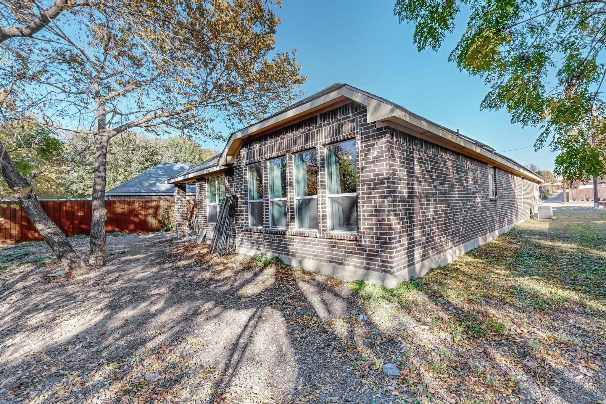 1211 Dacki Avenue