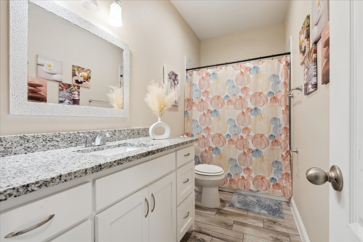 905 Netherland Drive