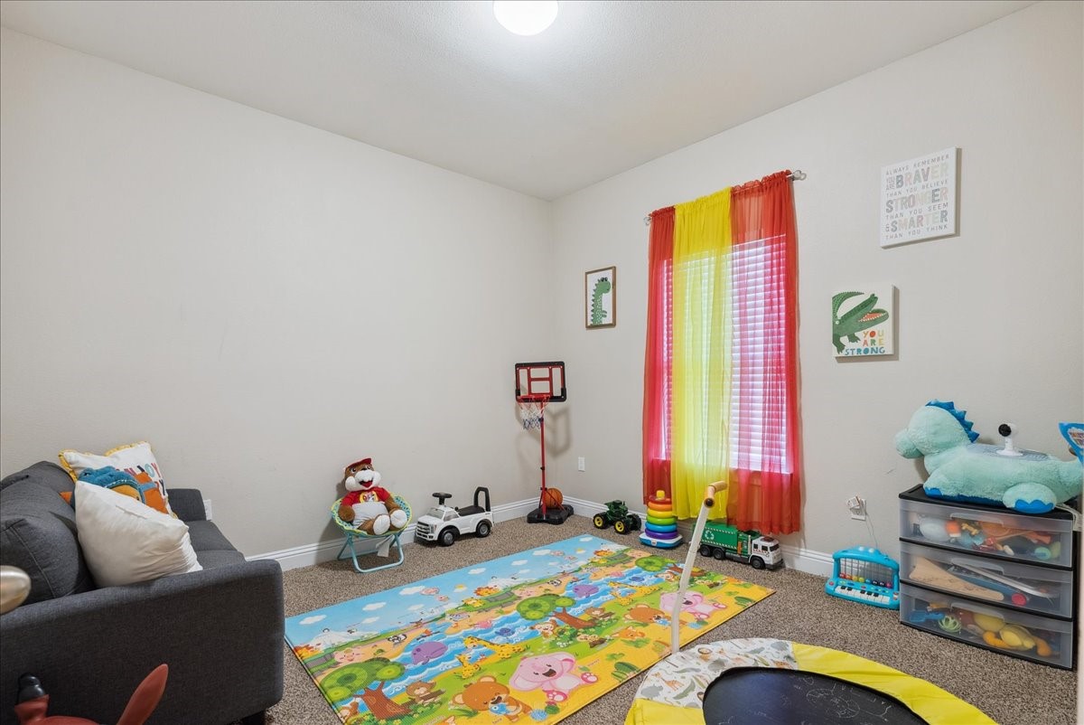 905 Netherland Drive