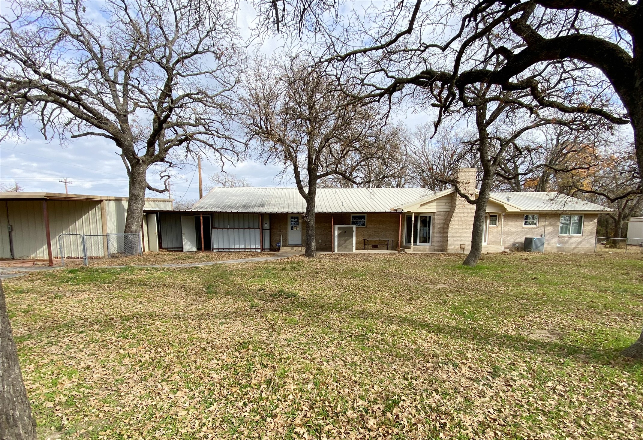 963 N State Highway 101