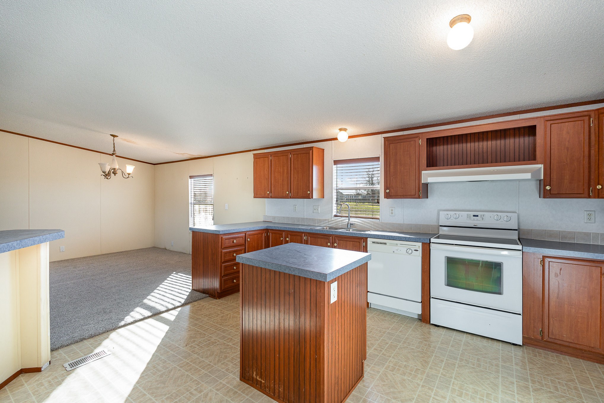 6671 Shady Hill Circle