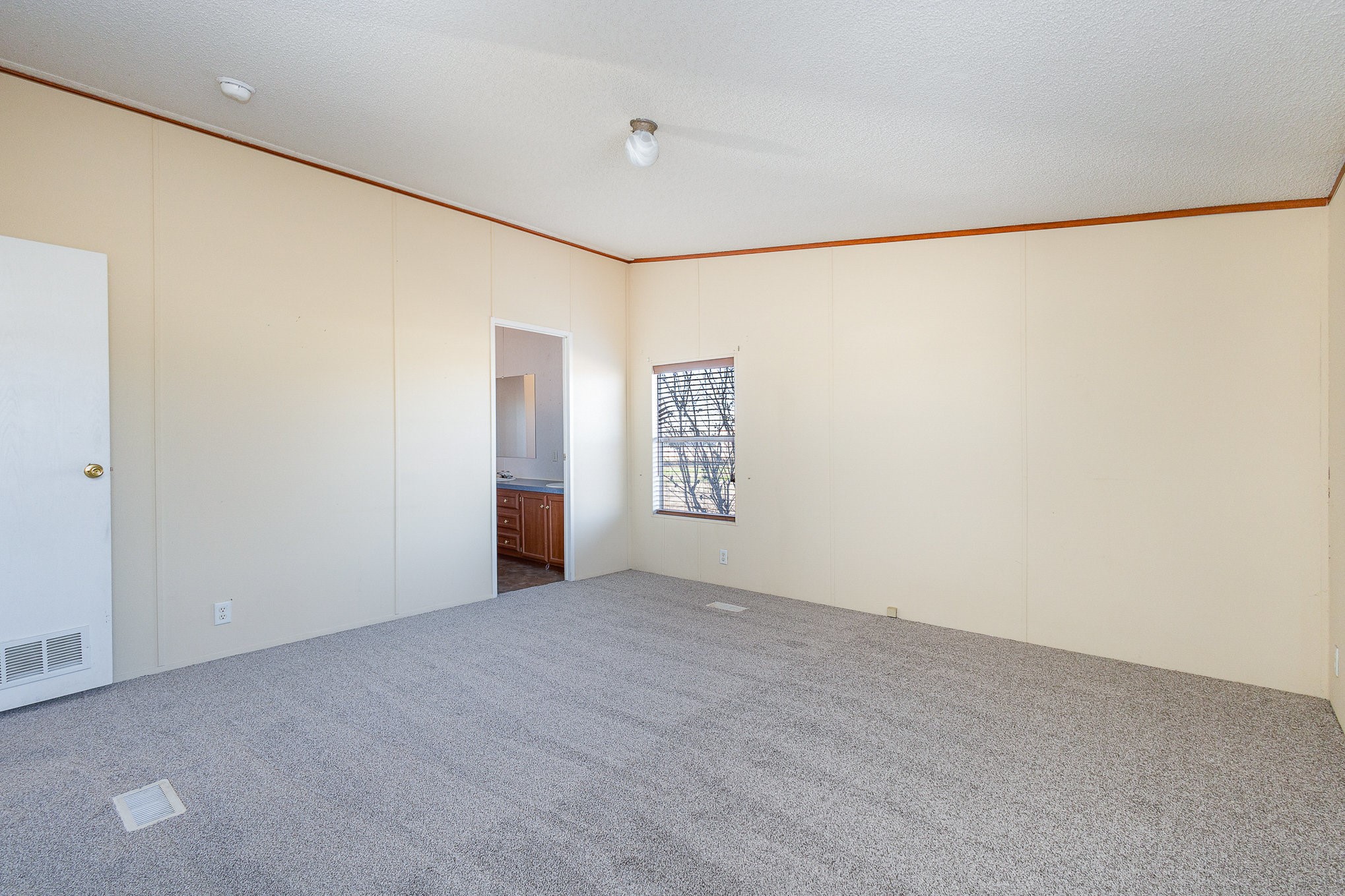 6671 Shady Hill Circle