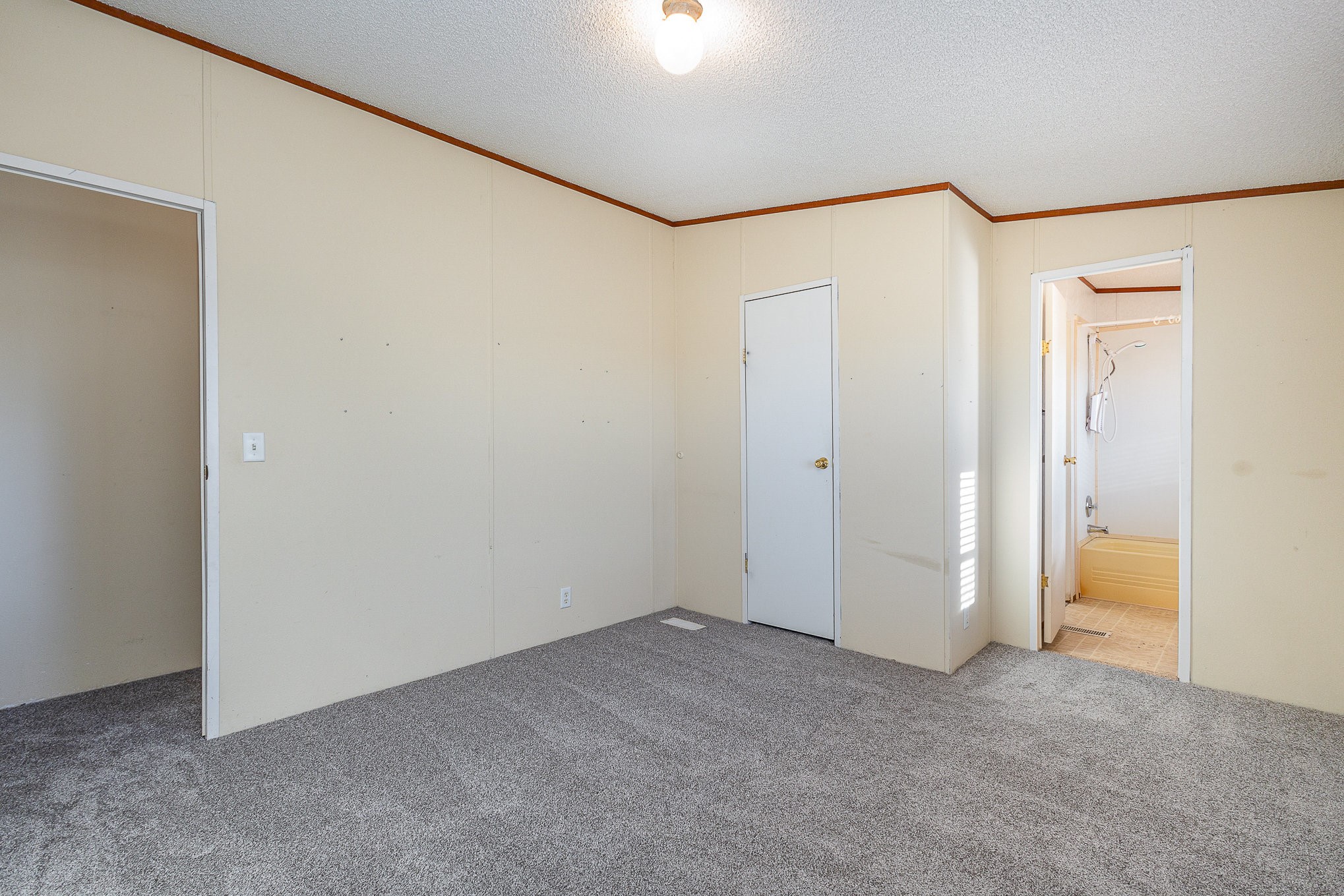 6671 Shady Hill Circle