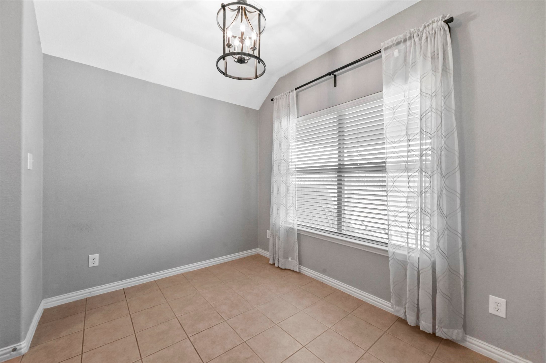 905 Horizon Ridge Circle