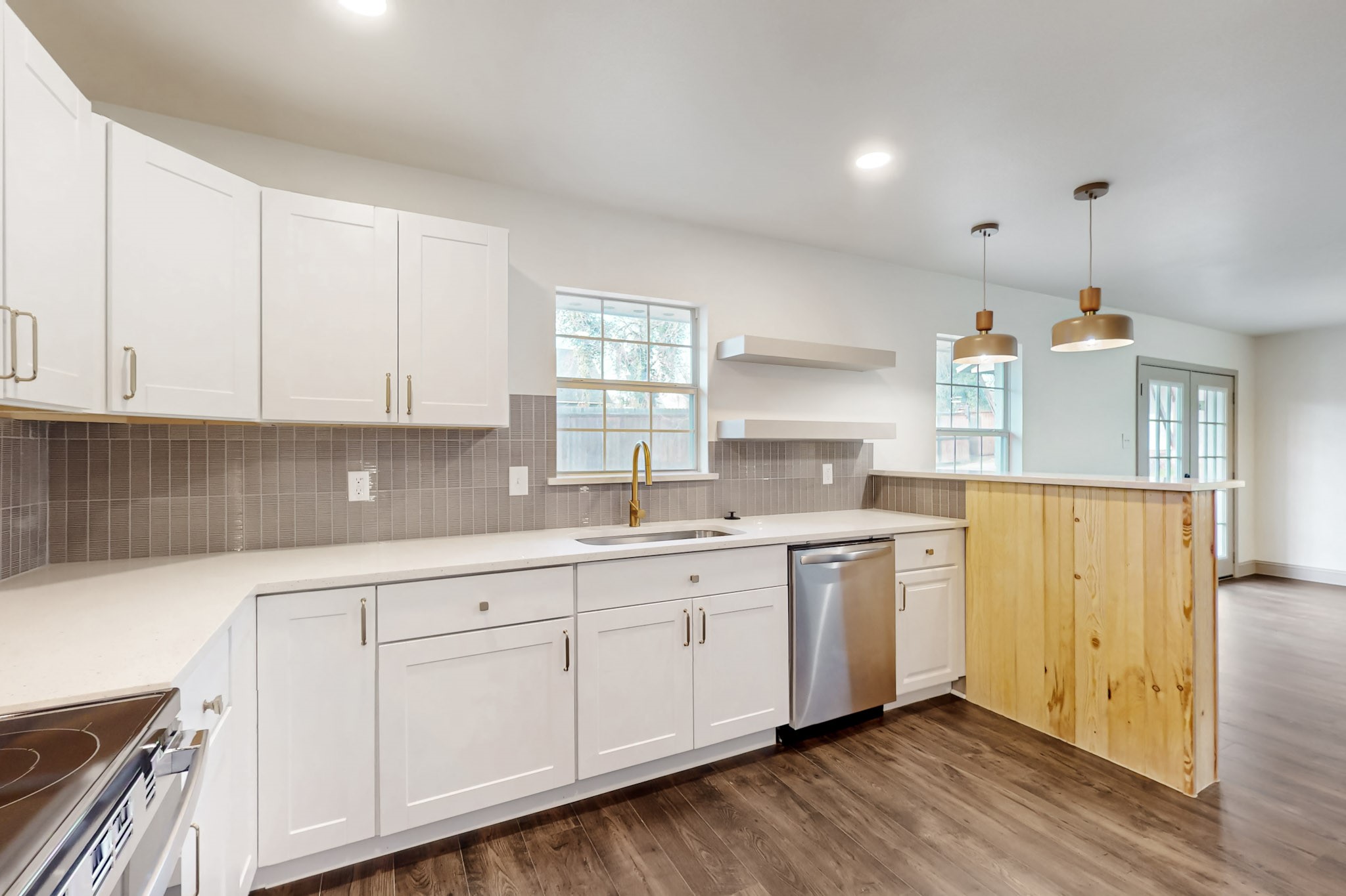 109 E Woodbury Drive