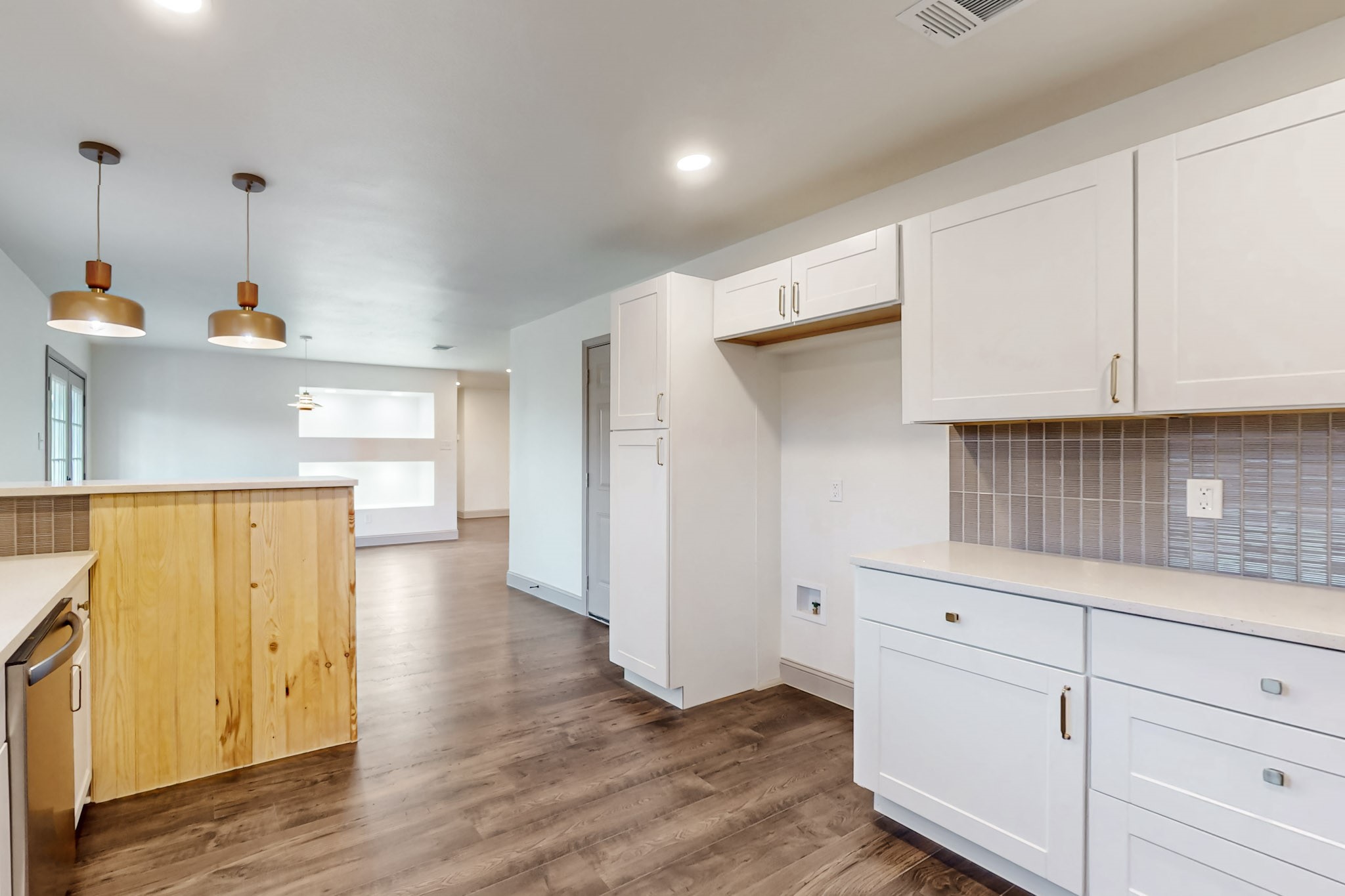 109 E Woodbury Drive
