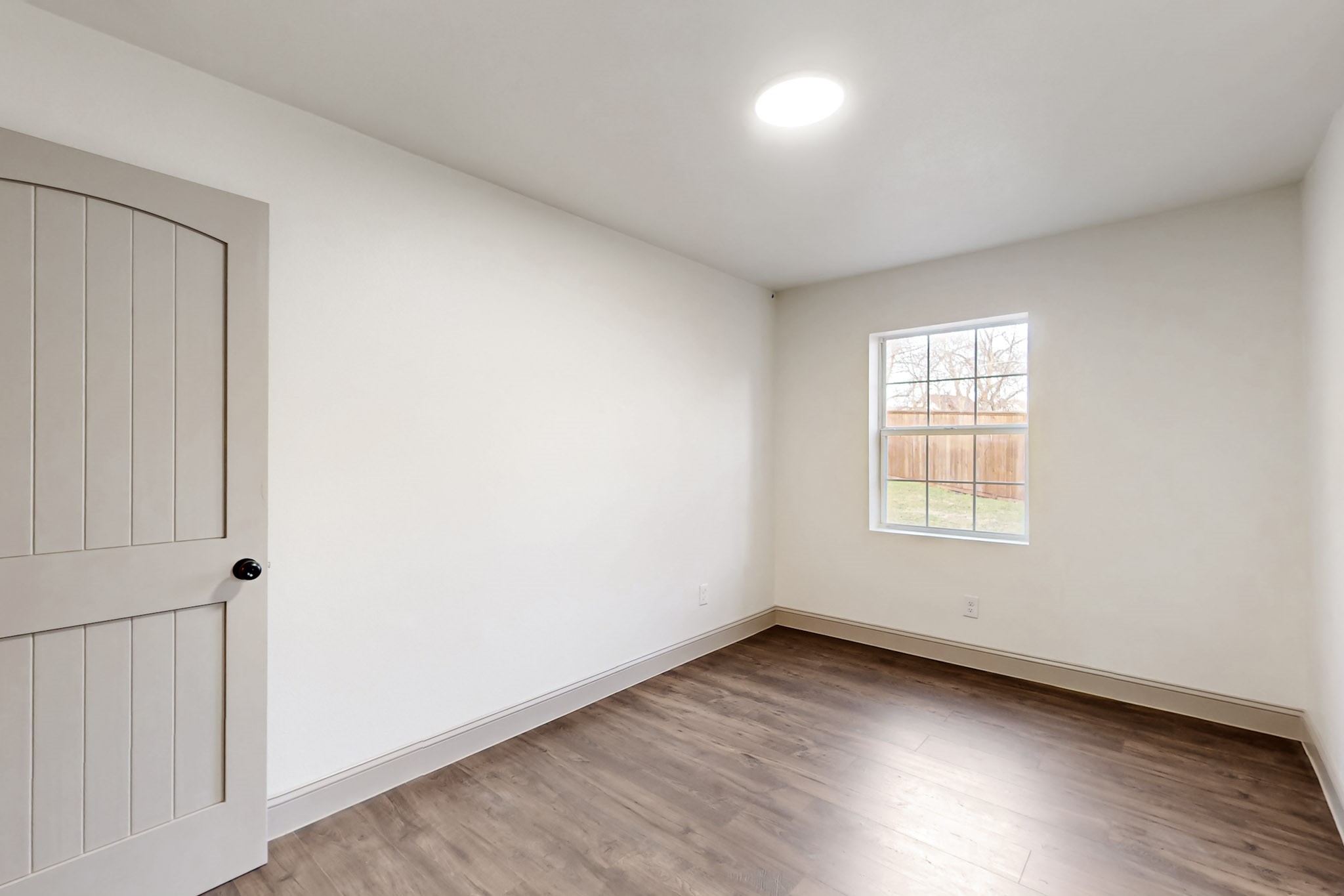 109 E Woodbury Drive