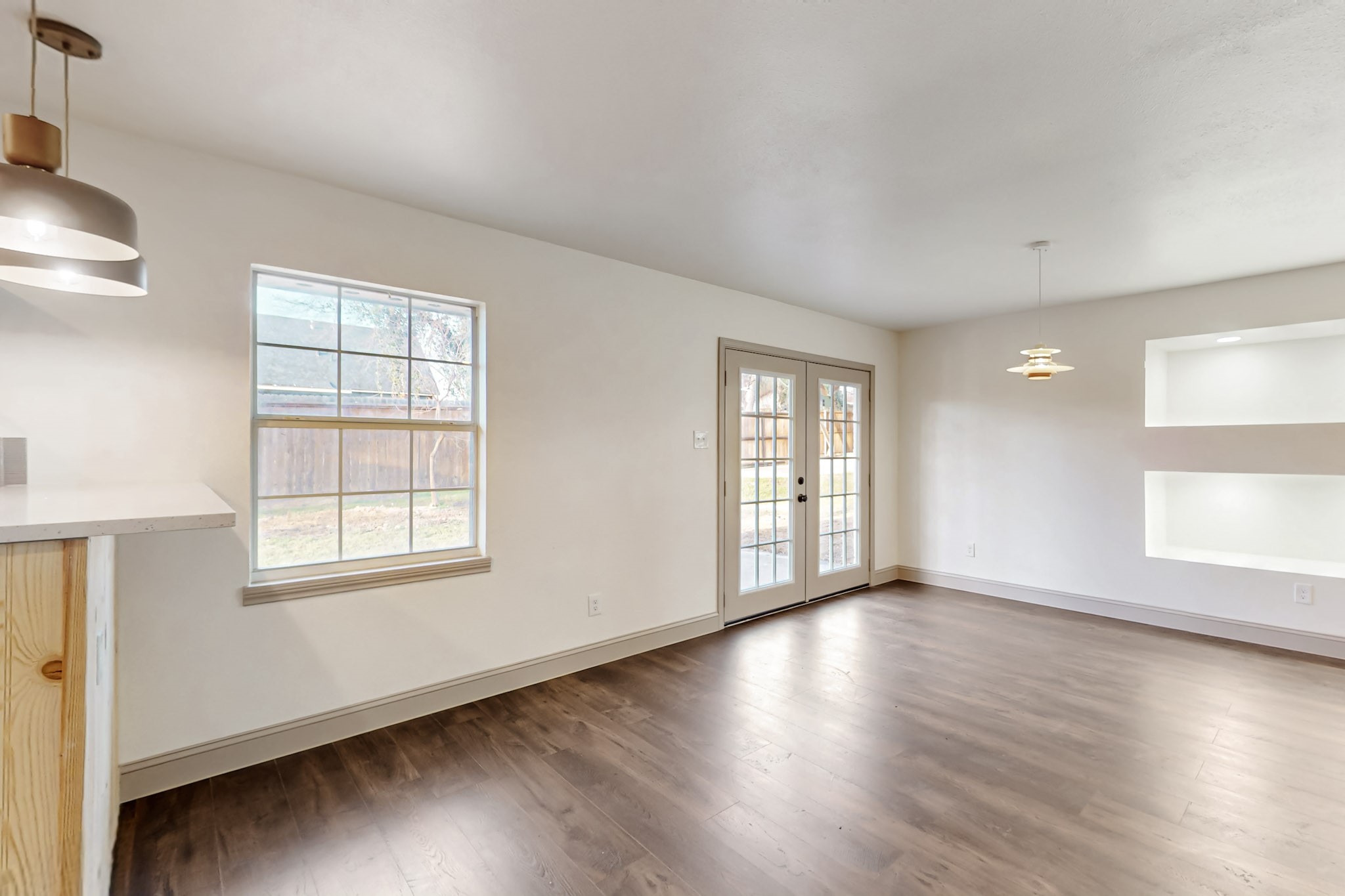 109 E Woodbury Drive