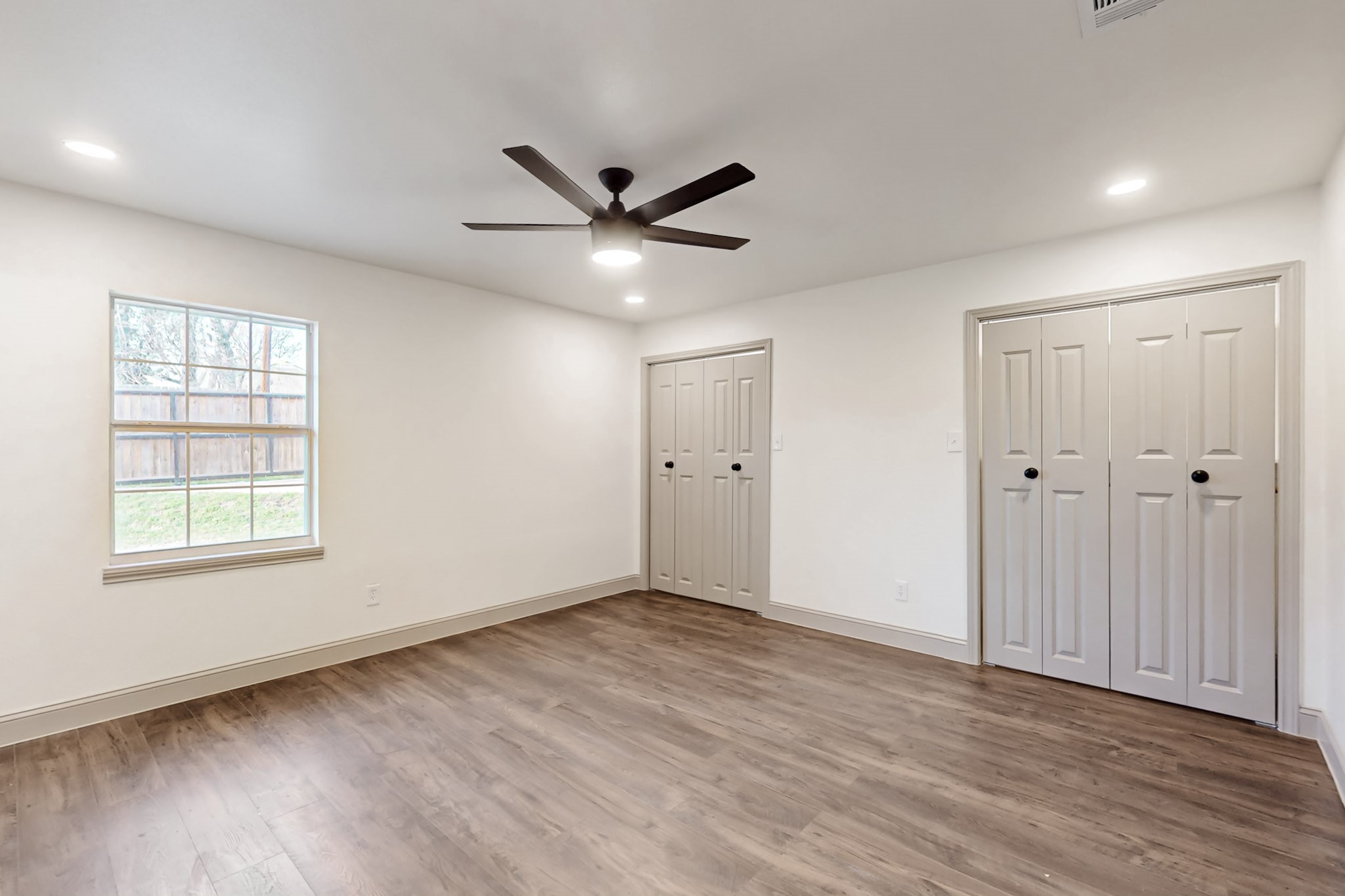 109 E Woodbury Drive