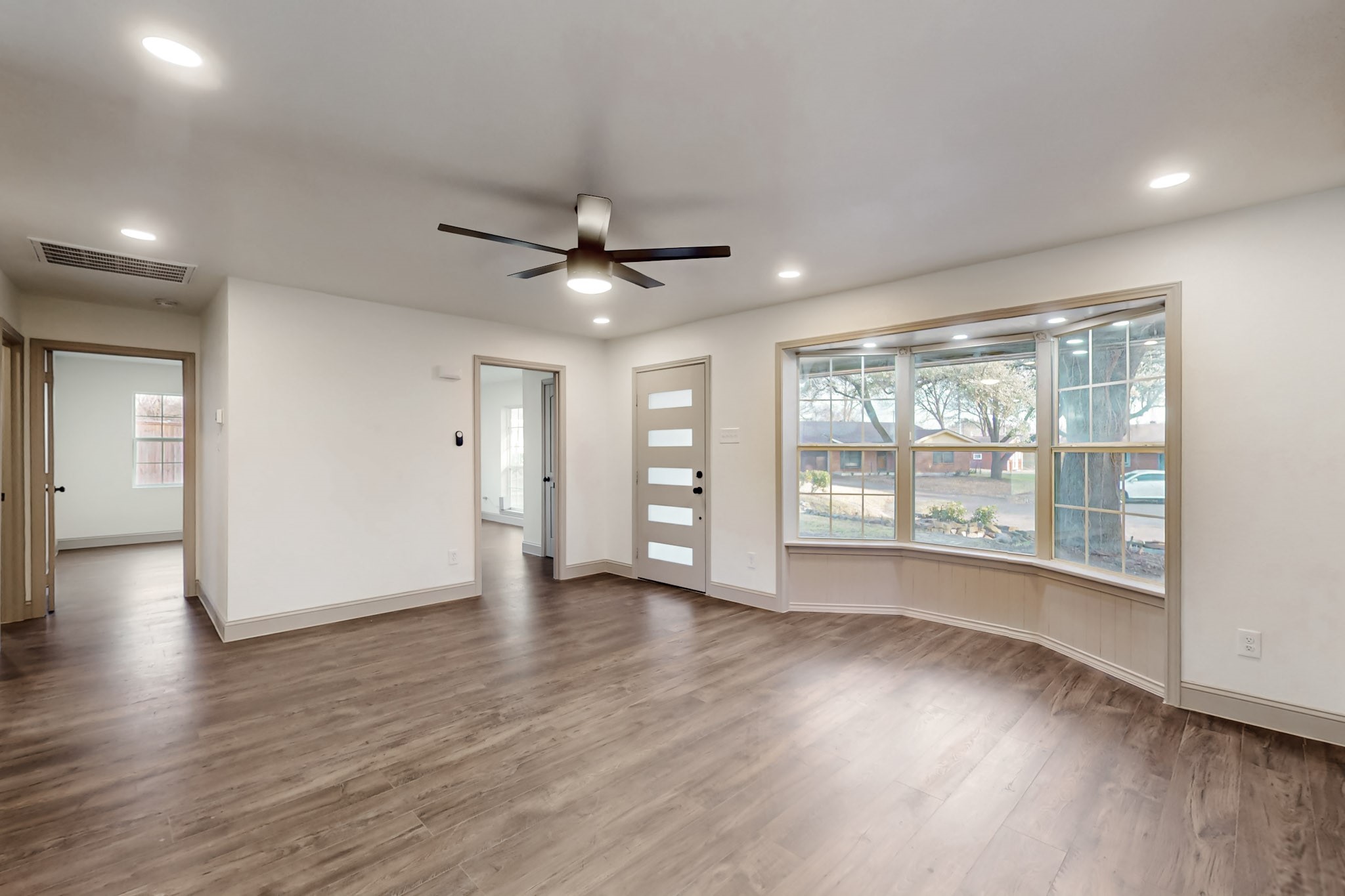 109 E Woodbury Drive