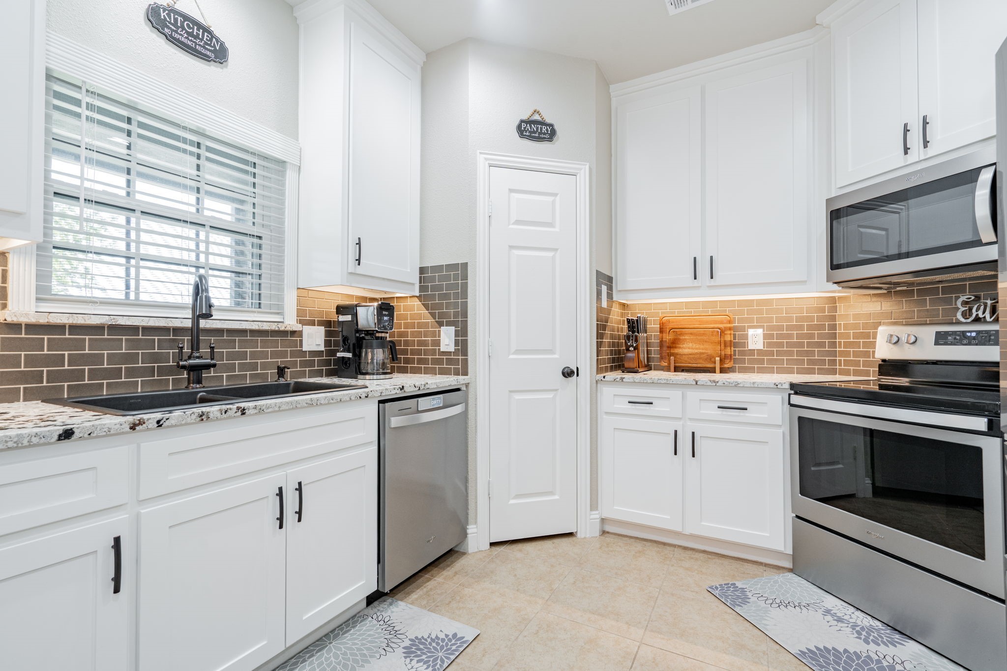 1609 W Alamosa Drive