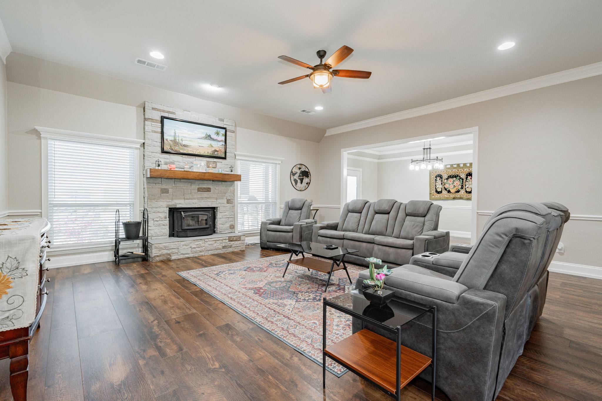 1609 W Alamosa Drive