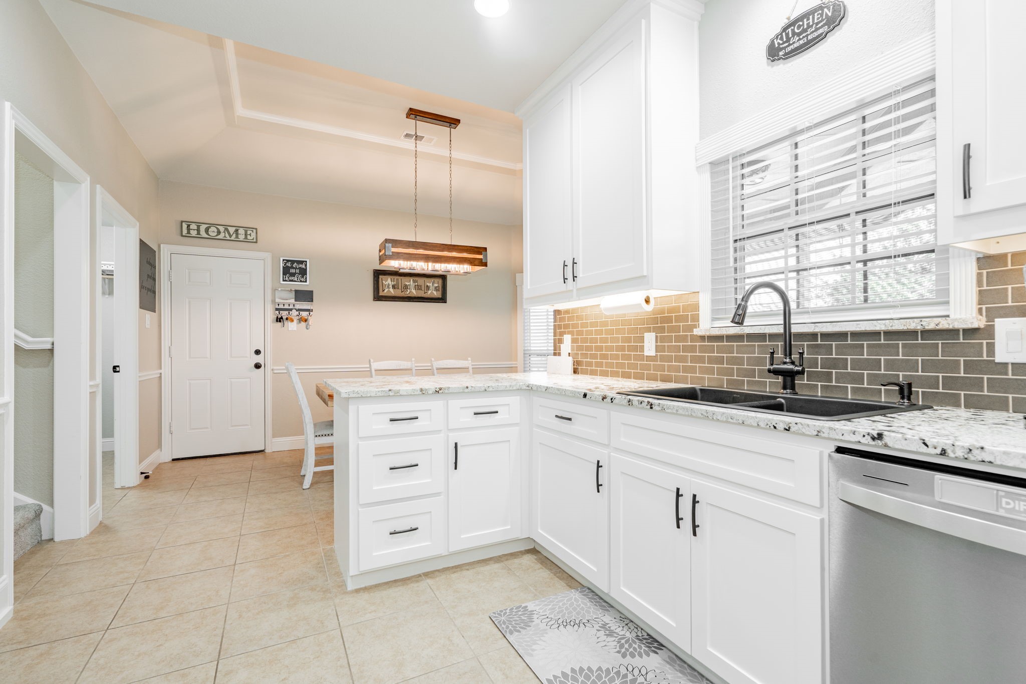 1609 W Alamosa Drive