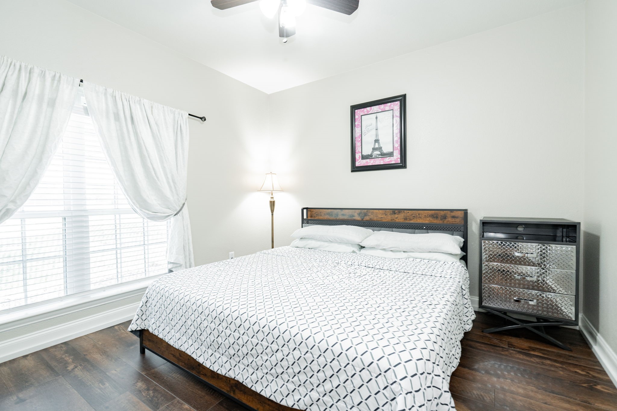 1609 W Alamosa Drive