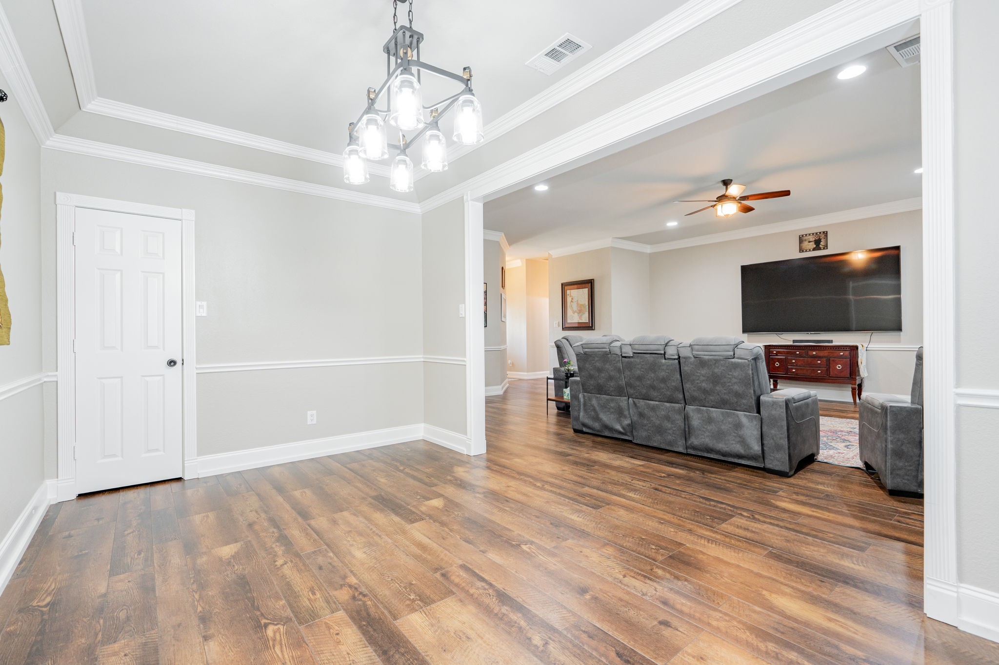 1609 W Alamosa Drive