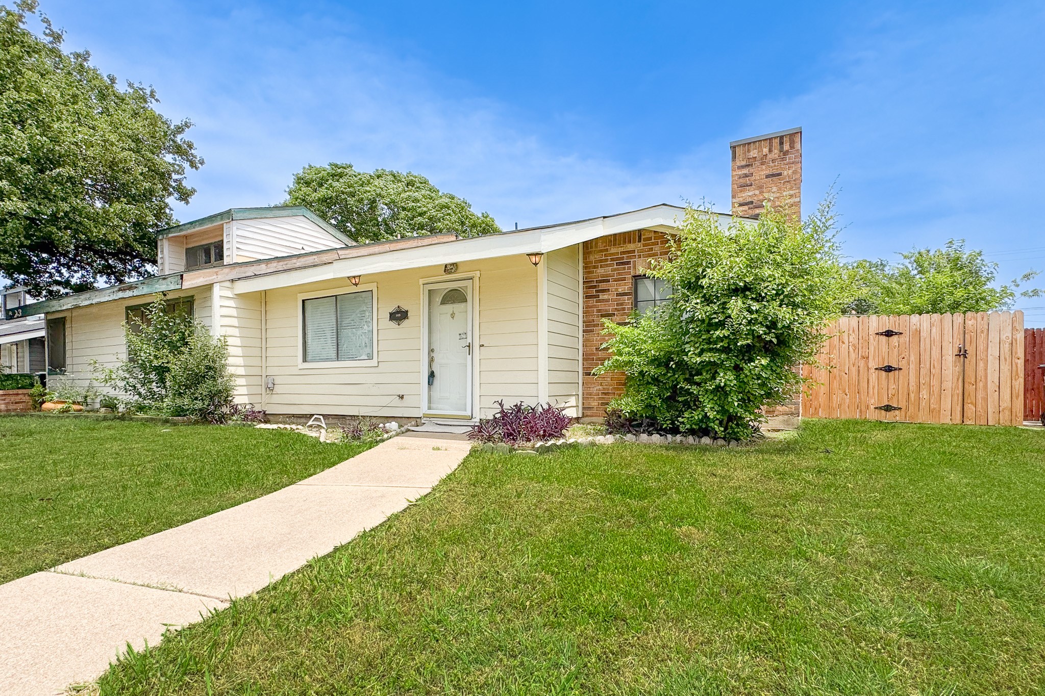 5925 Timbercrest Drive