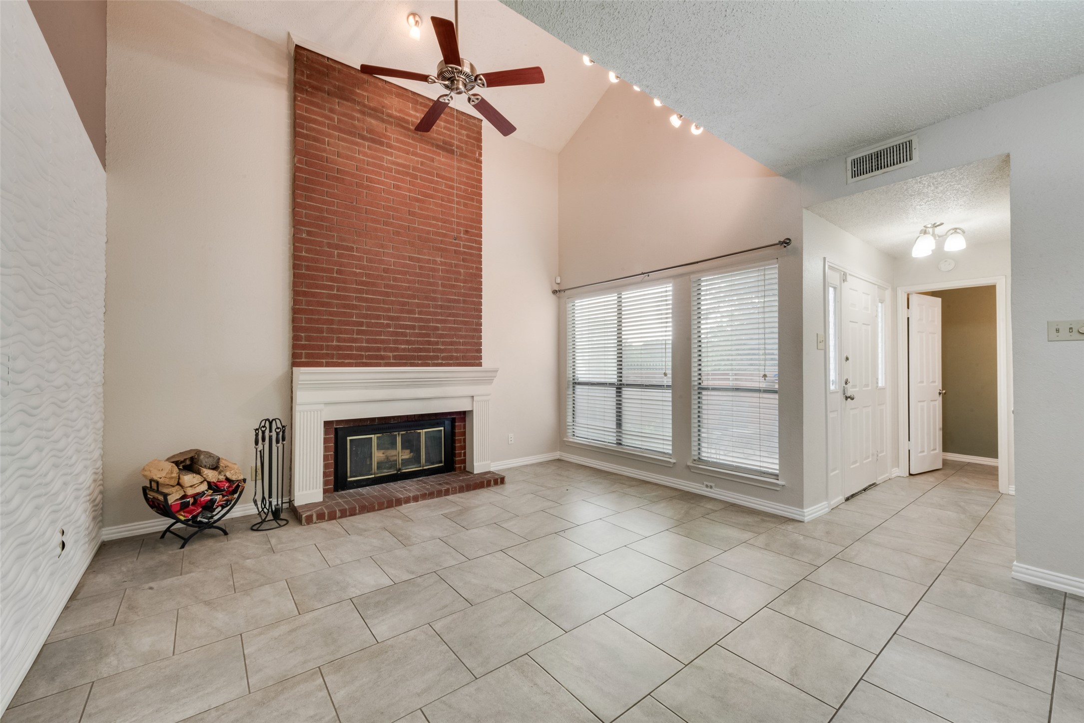 8404 Forest Lane 1305