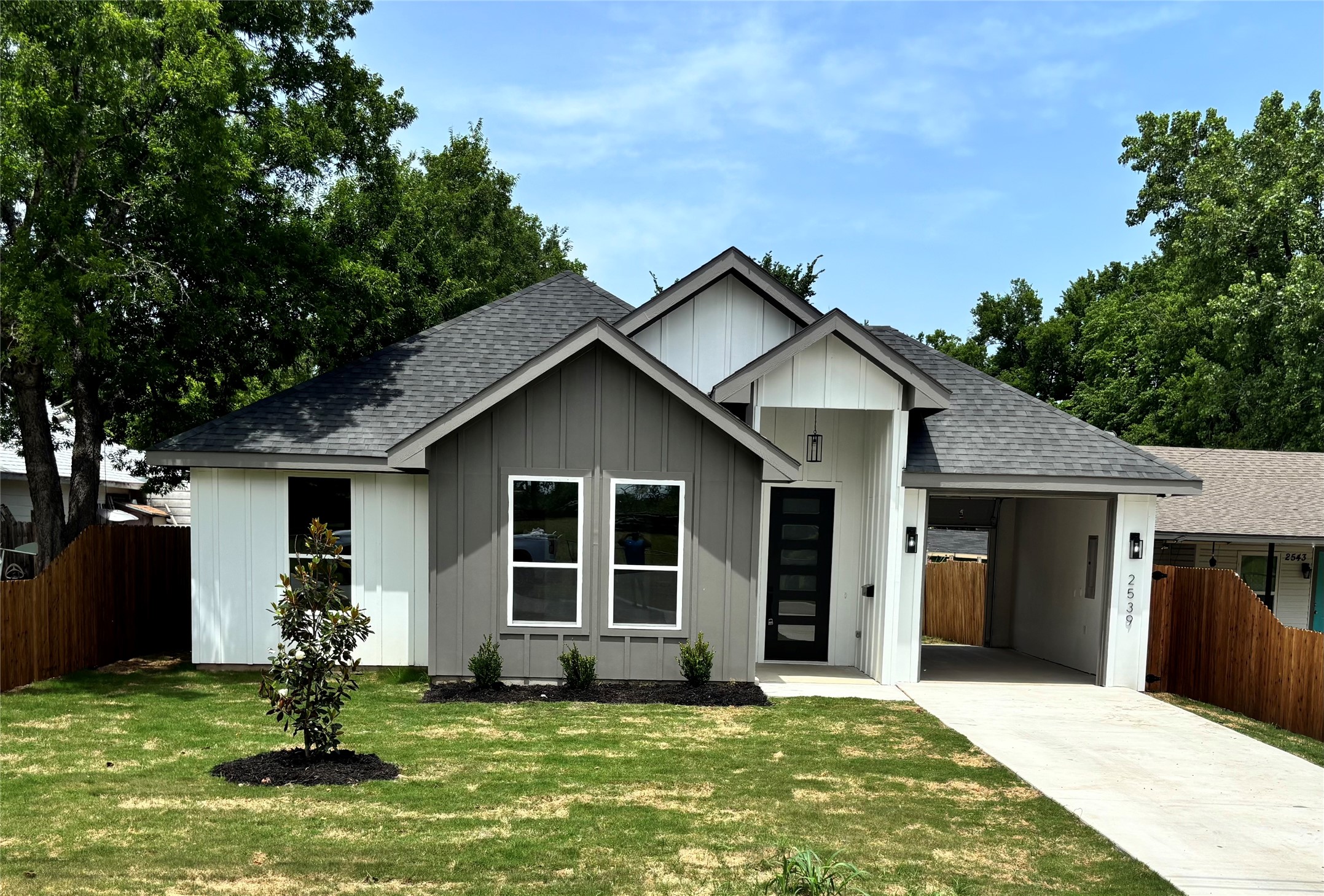 2539 Randolph Street