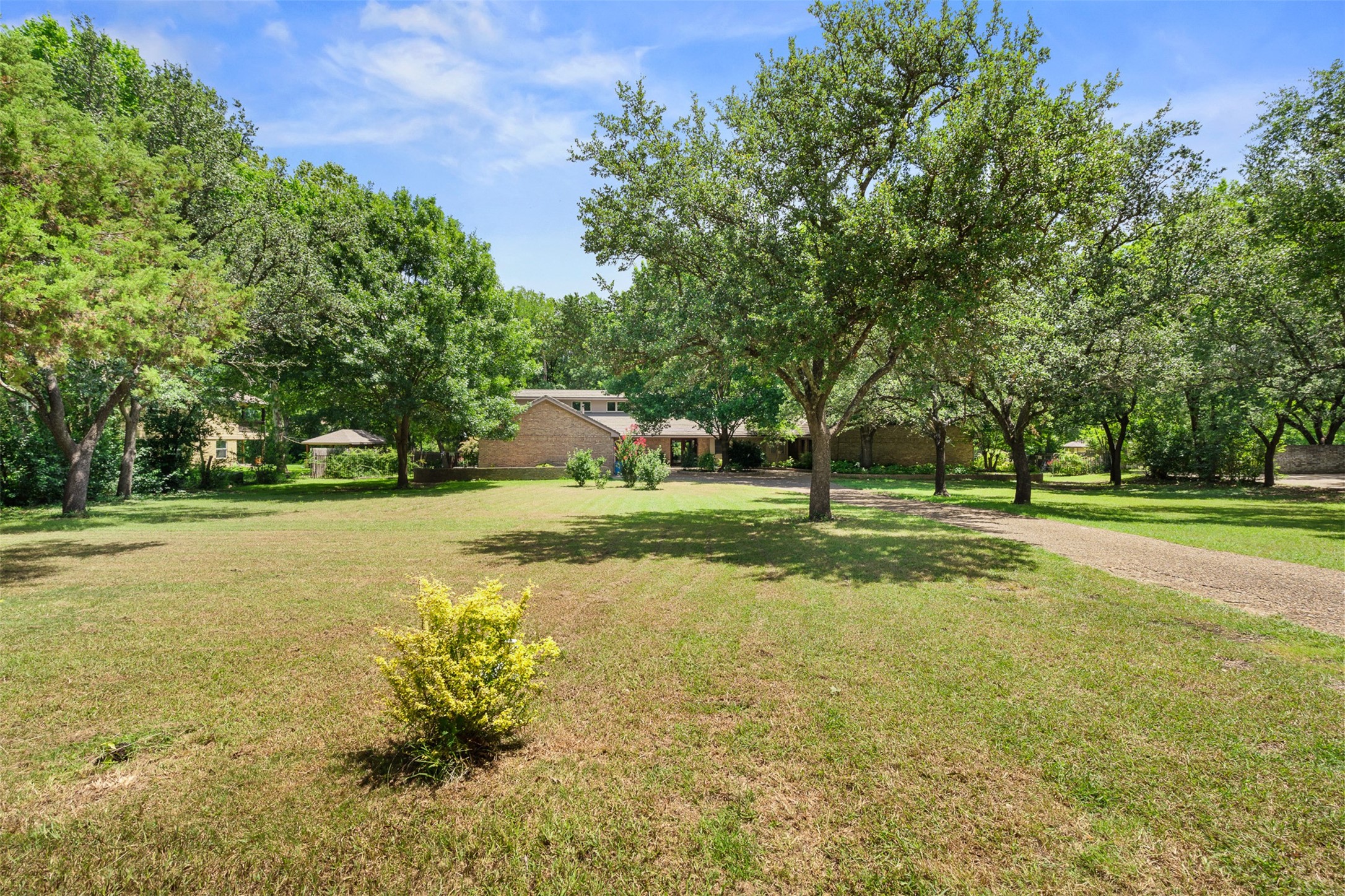 1302 S Greenstone Lane