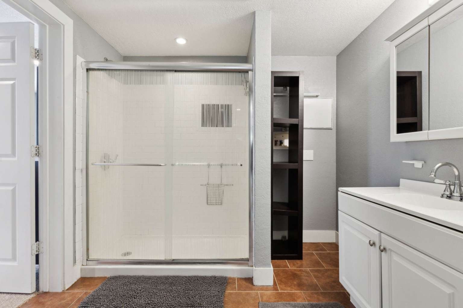 937 W 8th Street