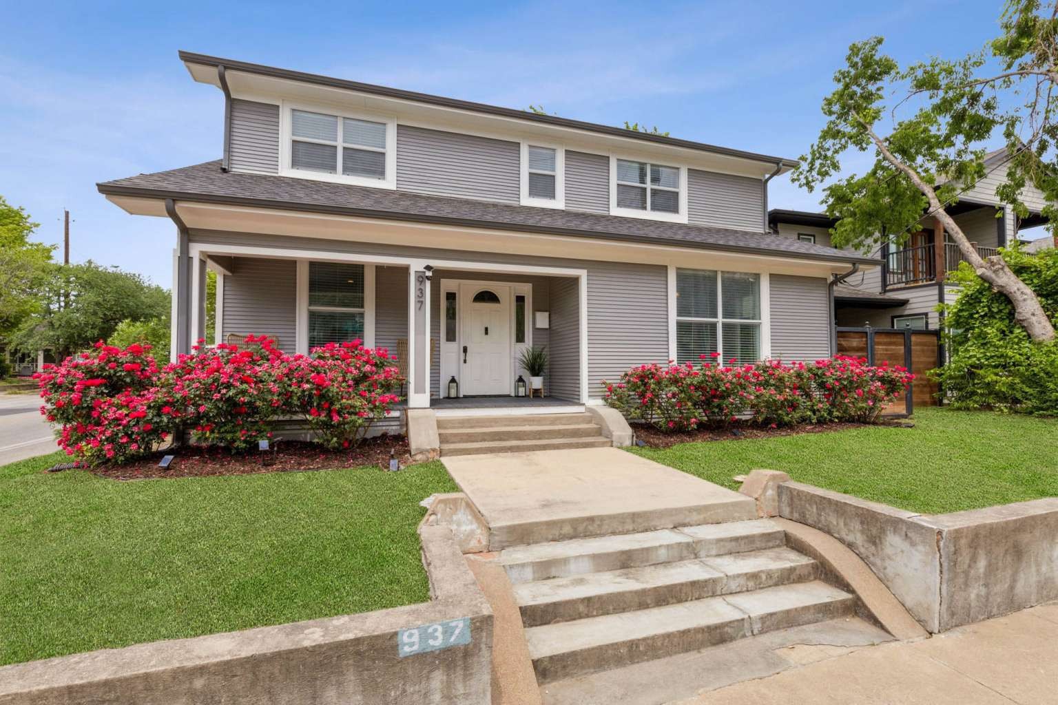 937 W 8th Street