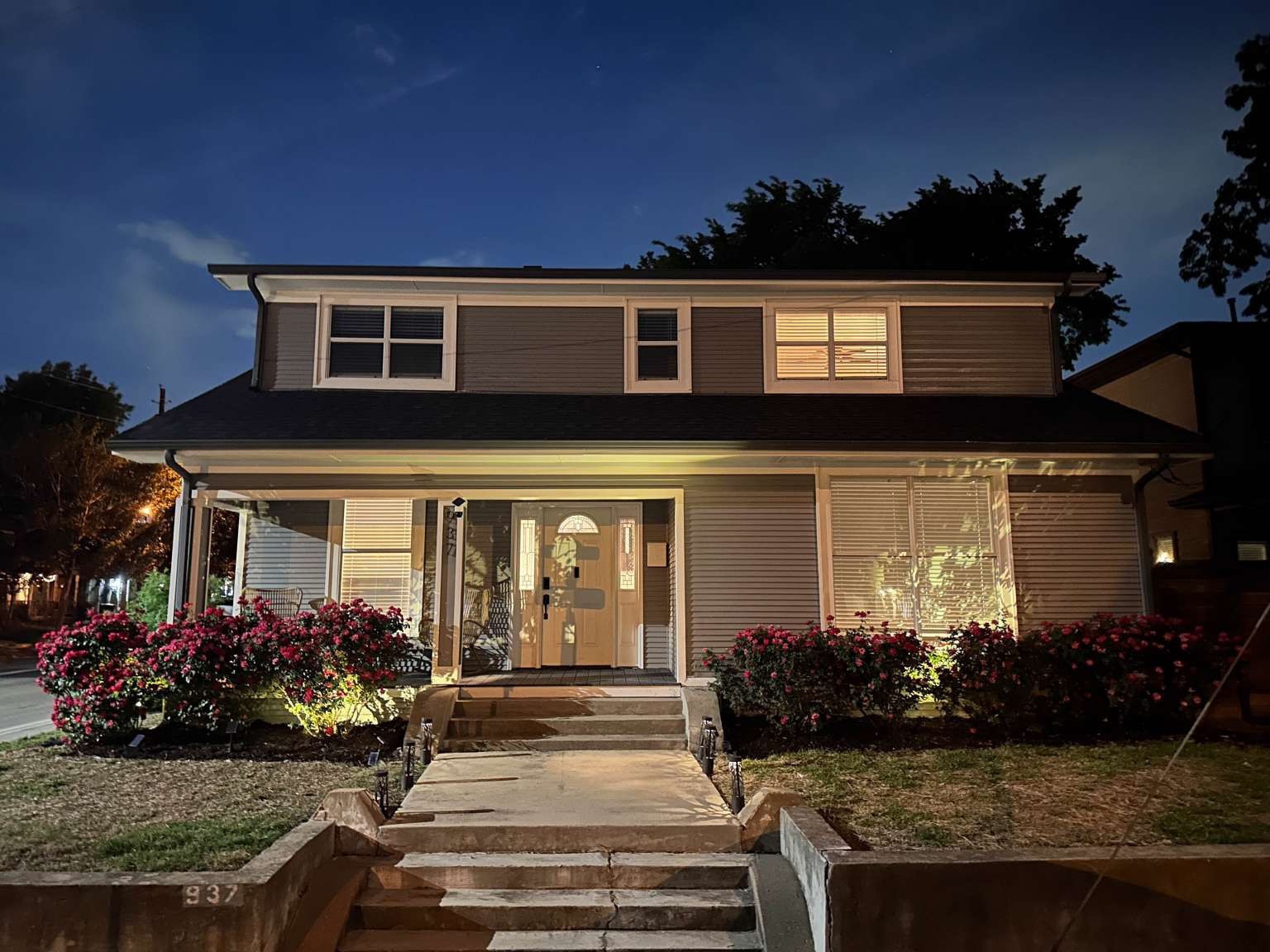 937 W 8th Street