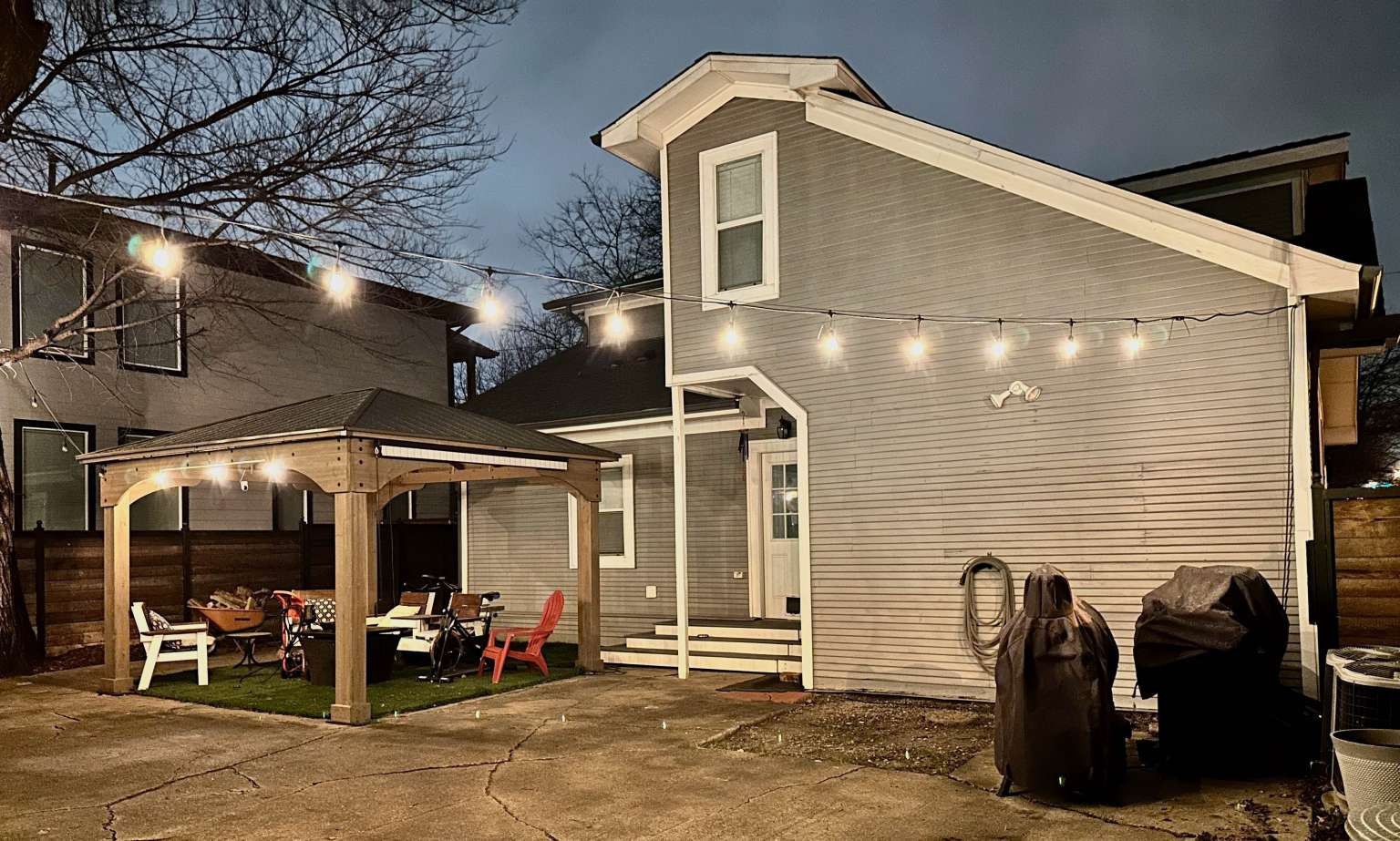 937 W 8th Street