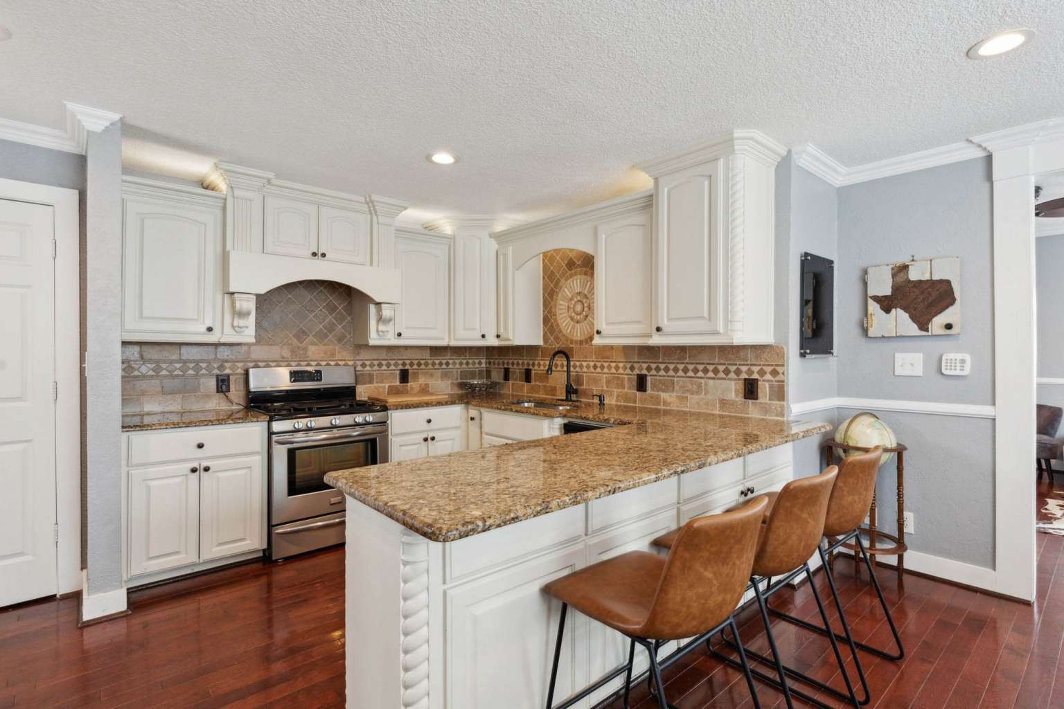 937 W 8th Street