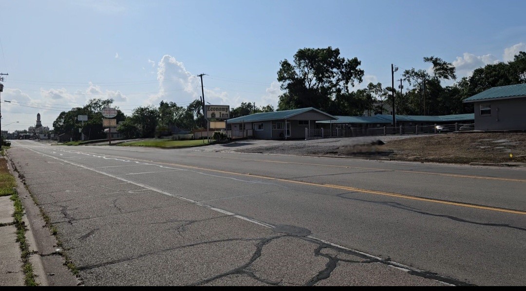 717 E Sam Rayburn Drive